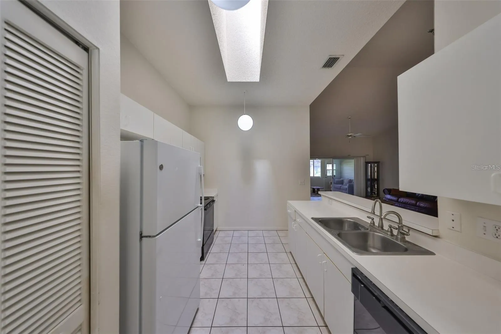 2405 NEW HAVEN CIR