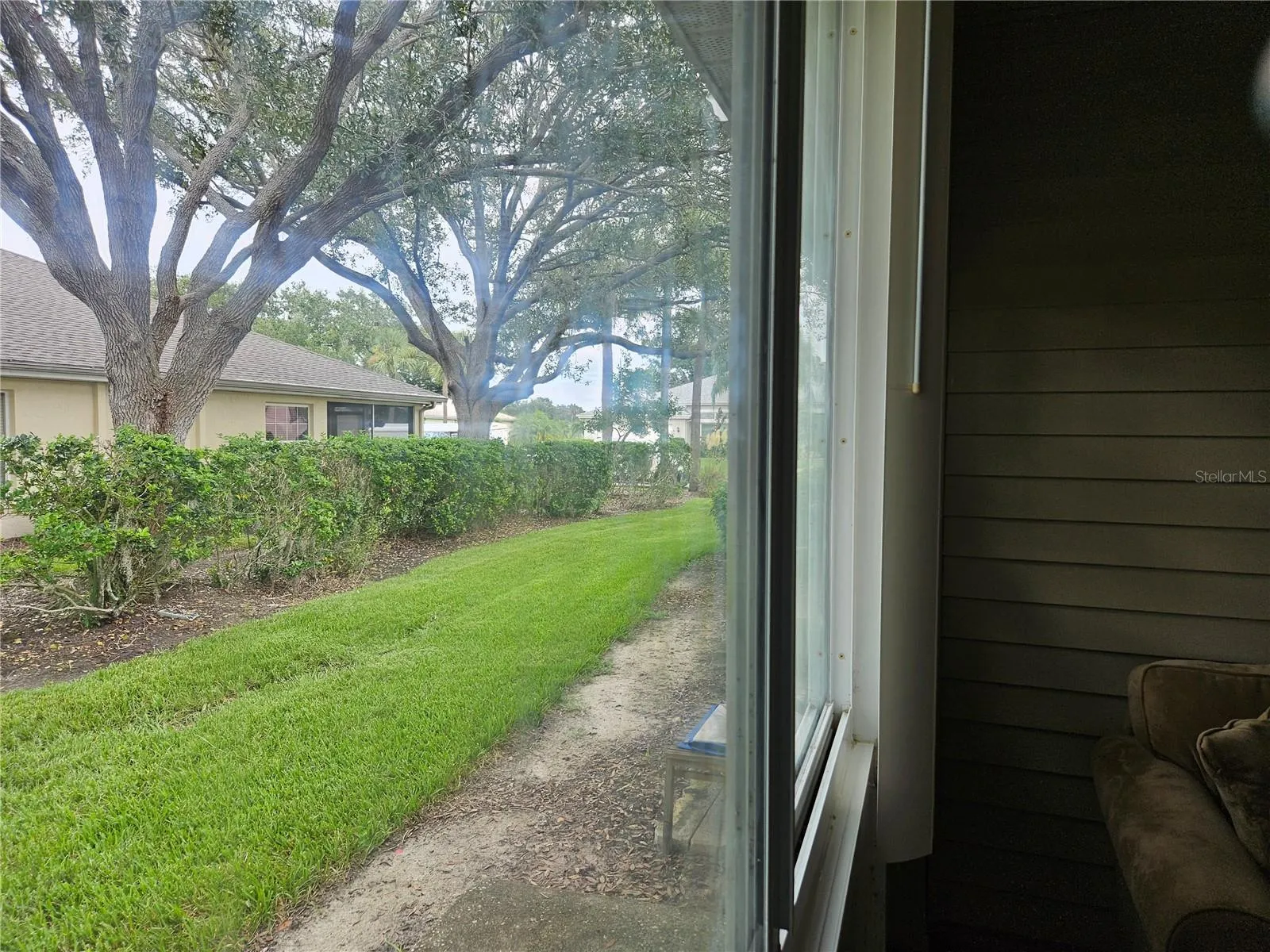 2405 NEW HAVEN CIR