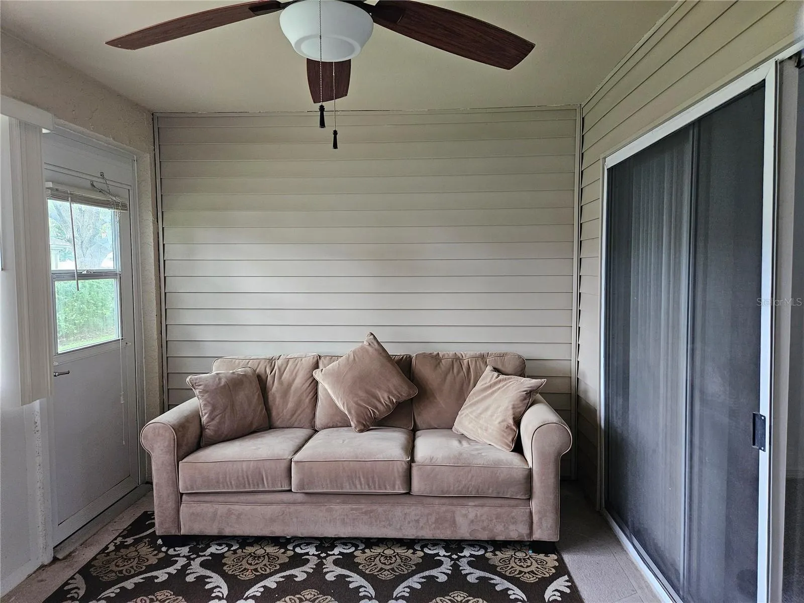 2405 NEW HAVEN CIR