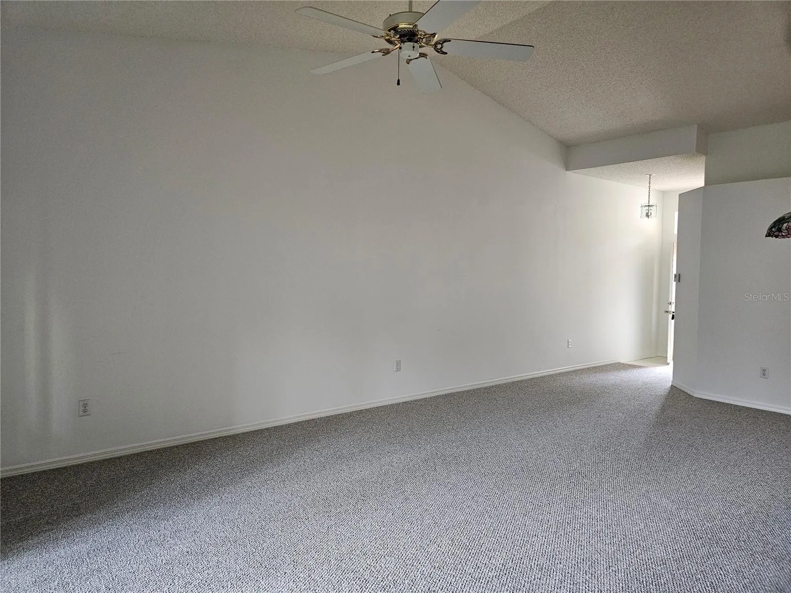 2405 NEW HAVEN CIR