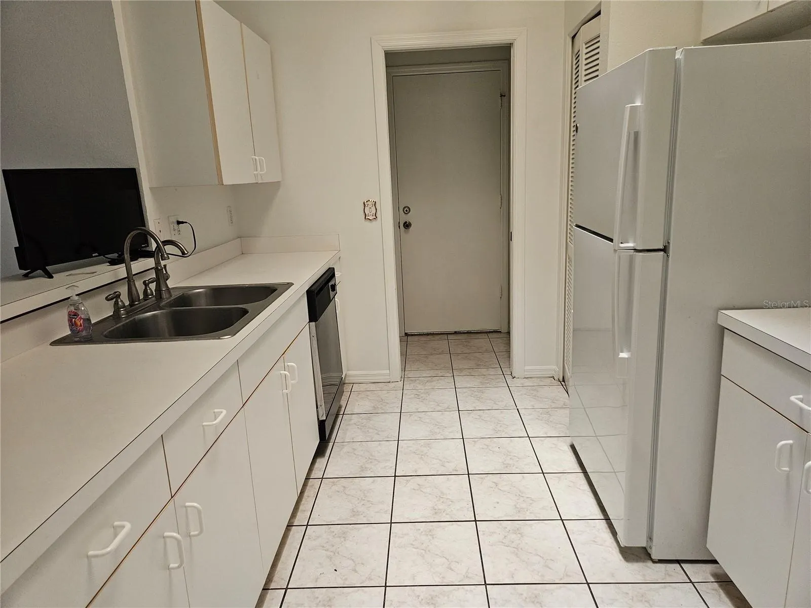 2405 NEW HAVEN CIR