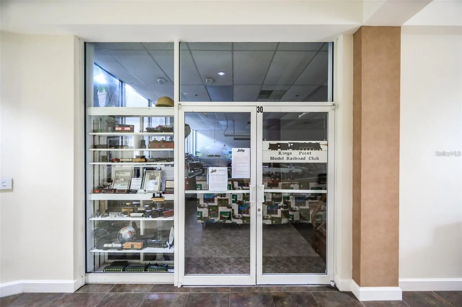 2405 NEW HAVEN CIR