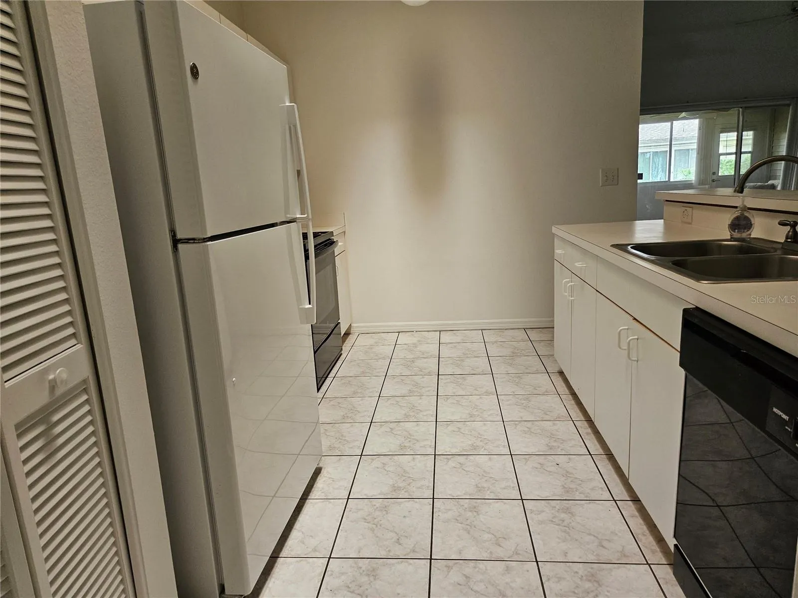 2405 NEW HAVEN CIR
