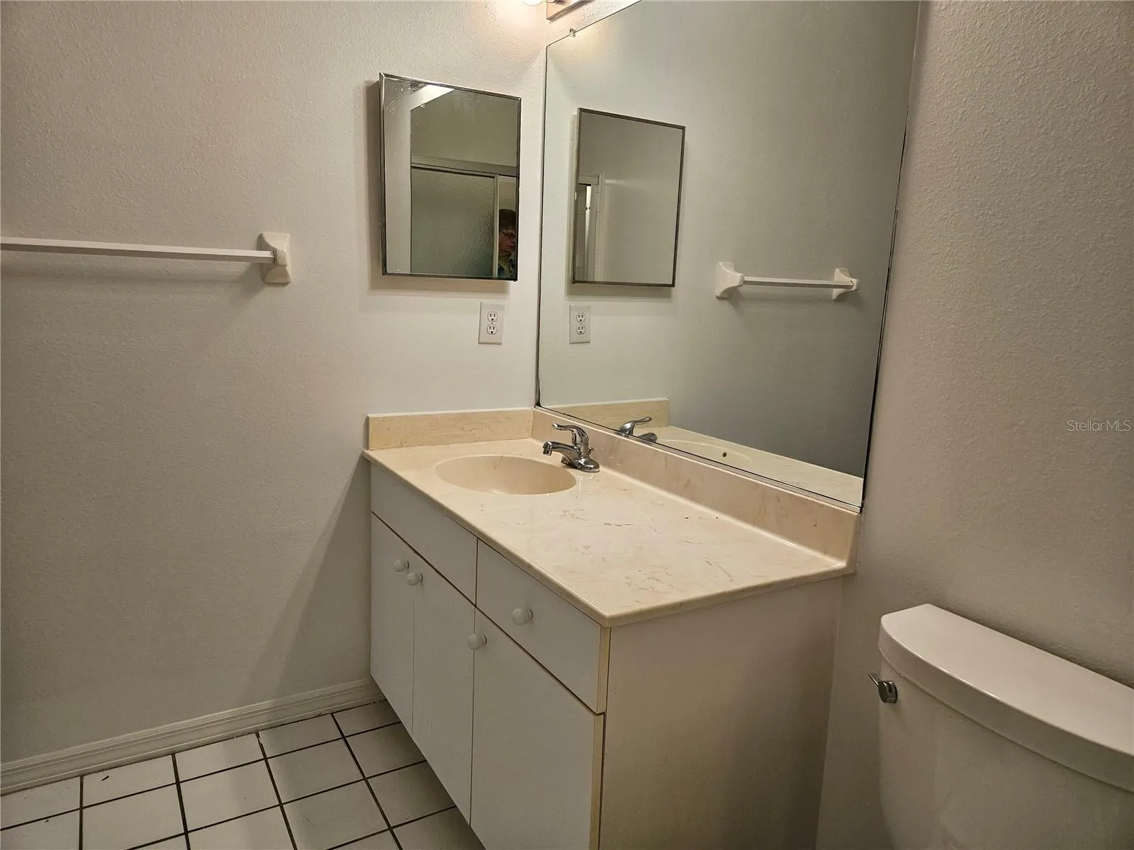 2405 NEW HAVEN CIR