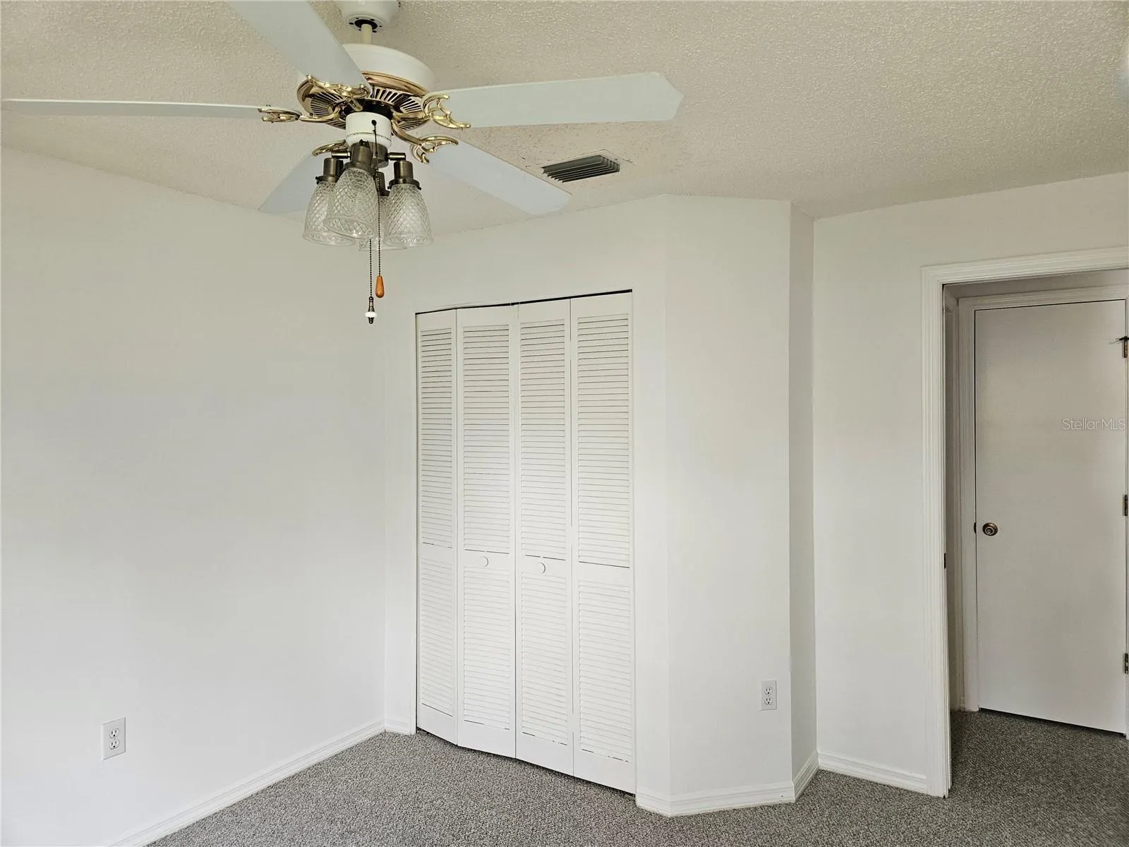 2405 NEW HAVEN CIR