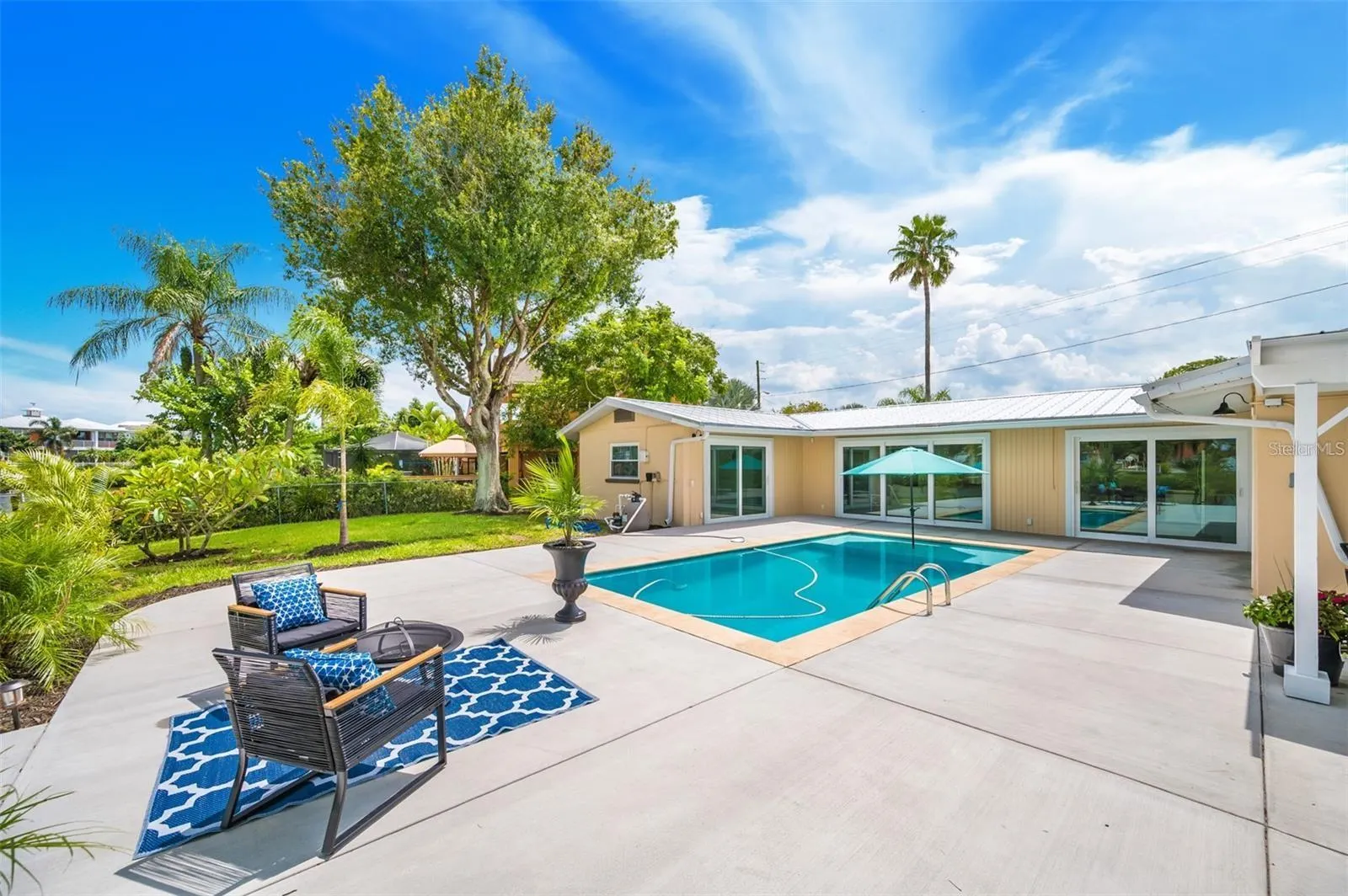 469 FLAMINGO DR