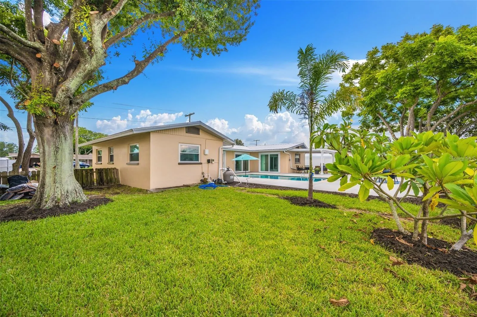 469 FLAMINGO DR