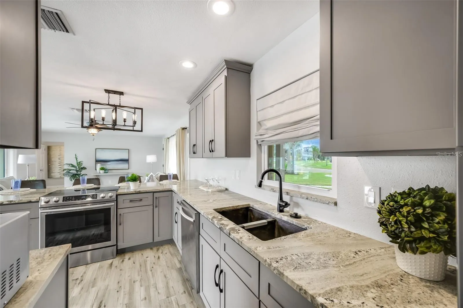 469 FLAMINGO DR
