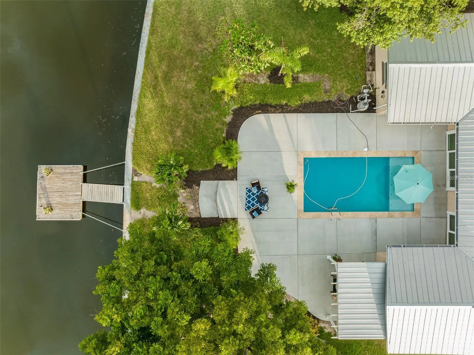 469 FLAMINGO DR