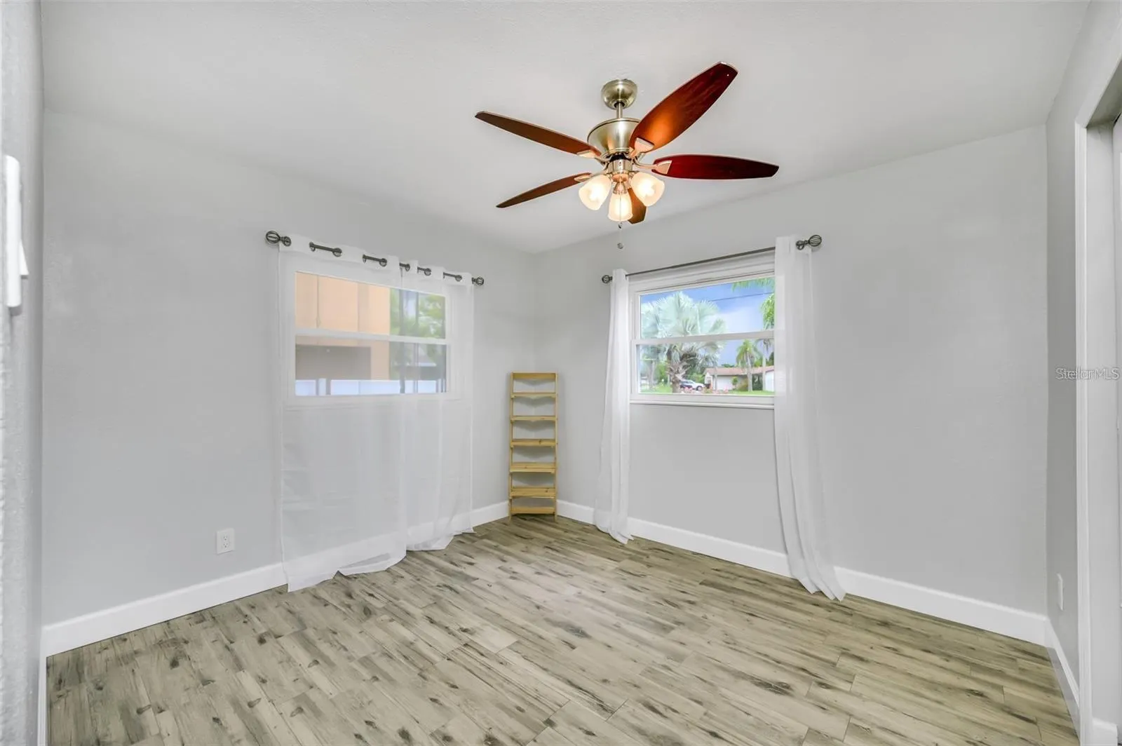 469 FLAMINGO DR