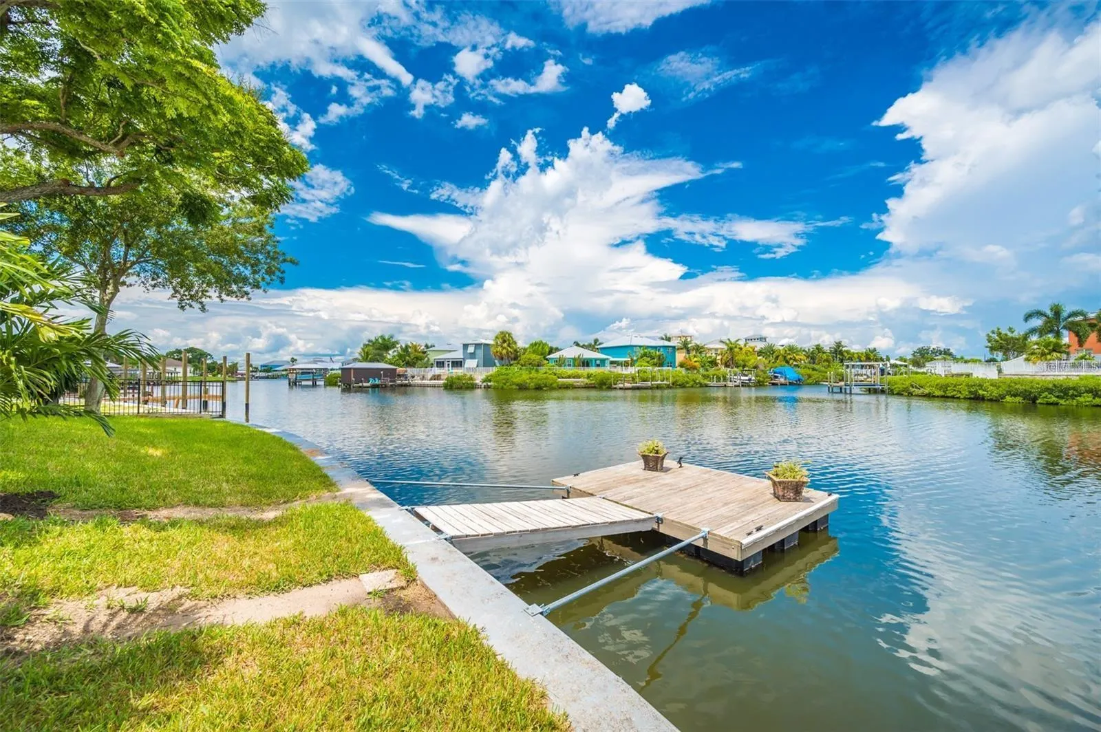 469 FLAMINGO DR