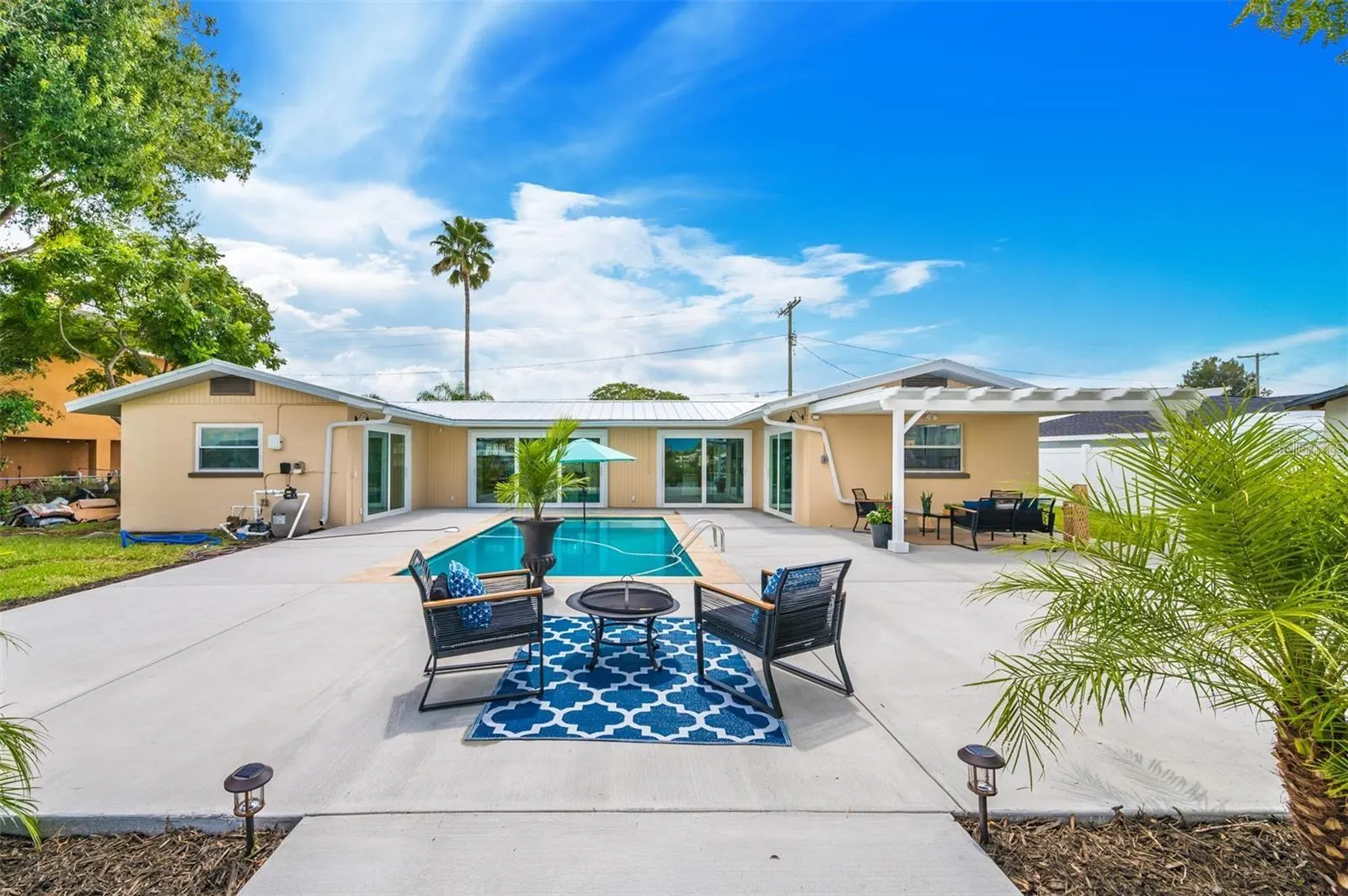 469 FLAMINGO DR