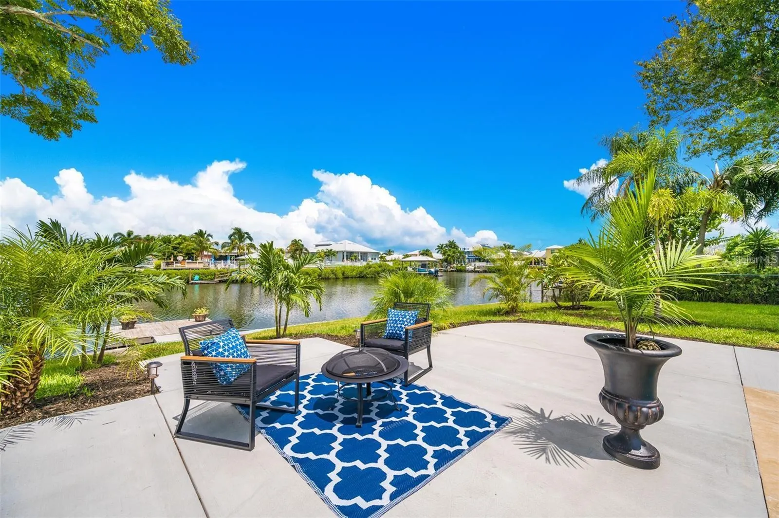469 FLAMINGO DR