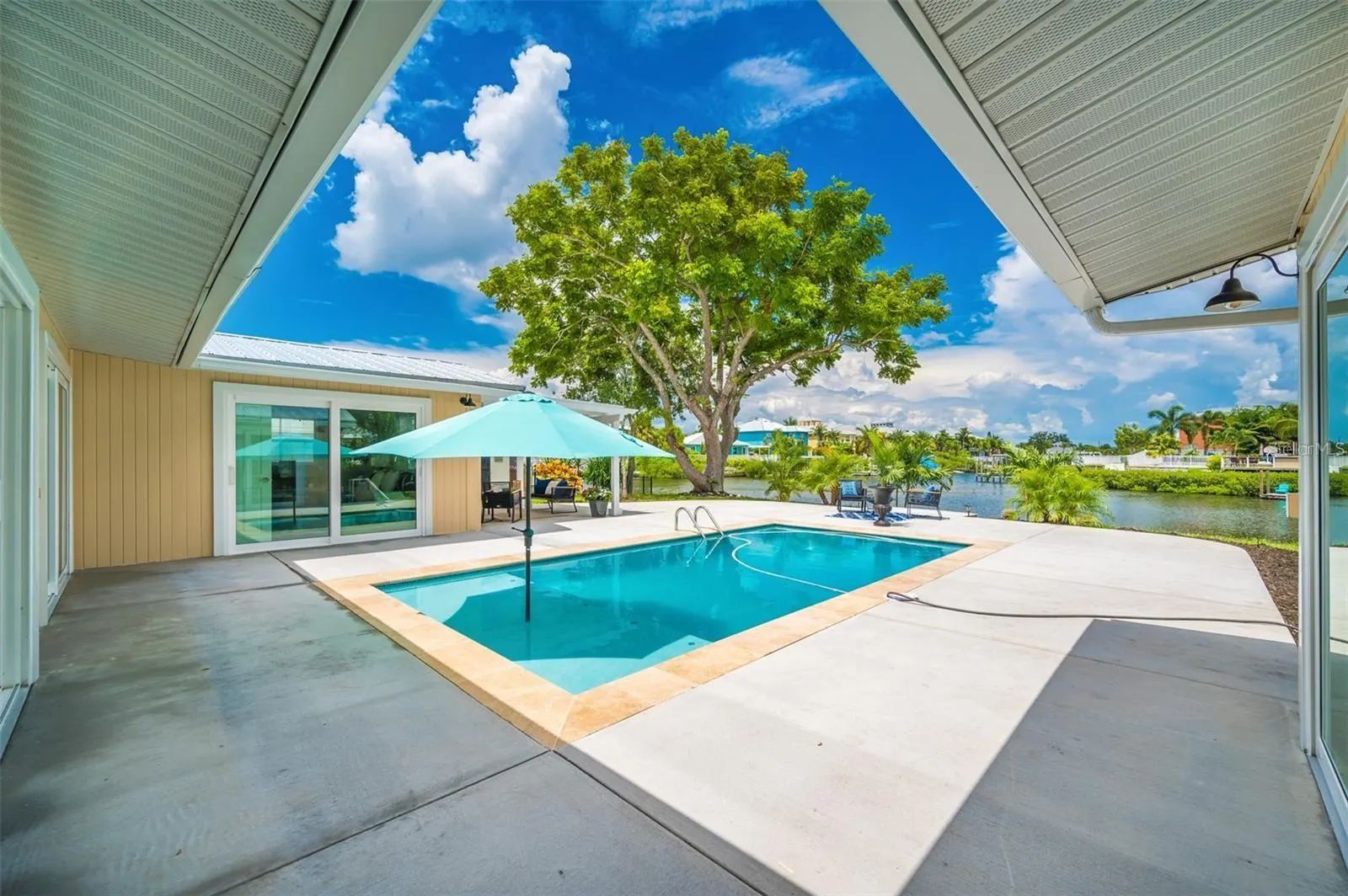469 FLAMINGO DR
