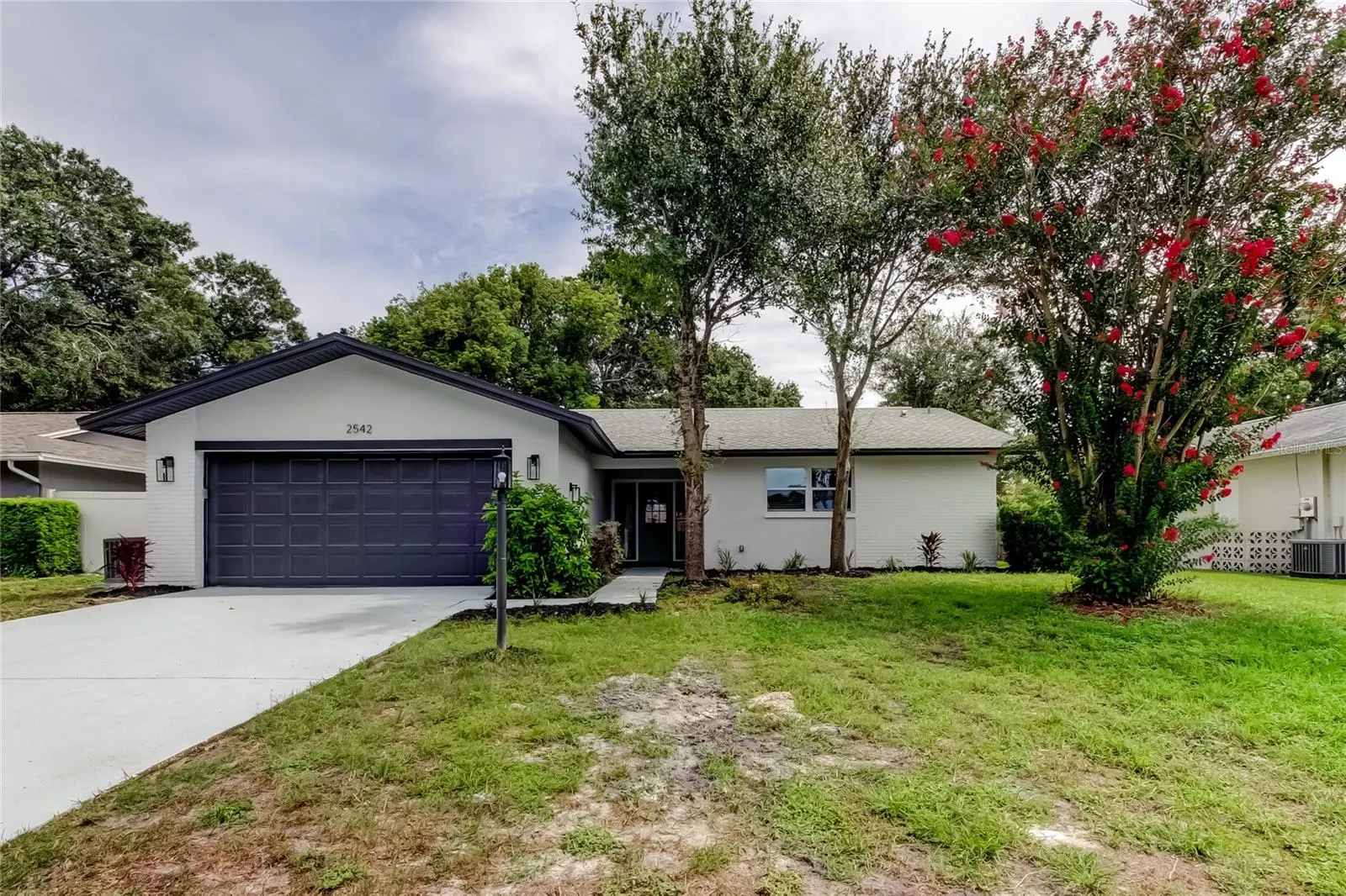2542 BRAMBLEWOOD DR W