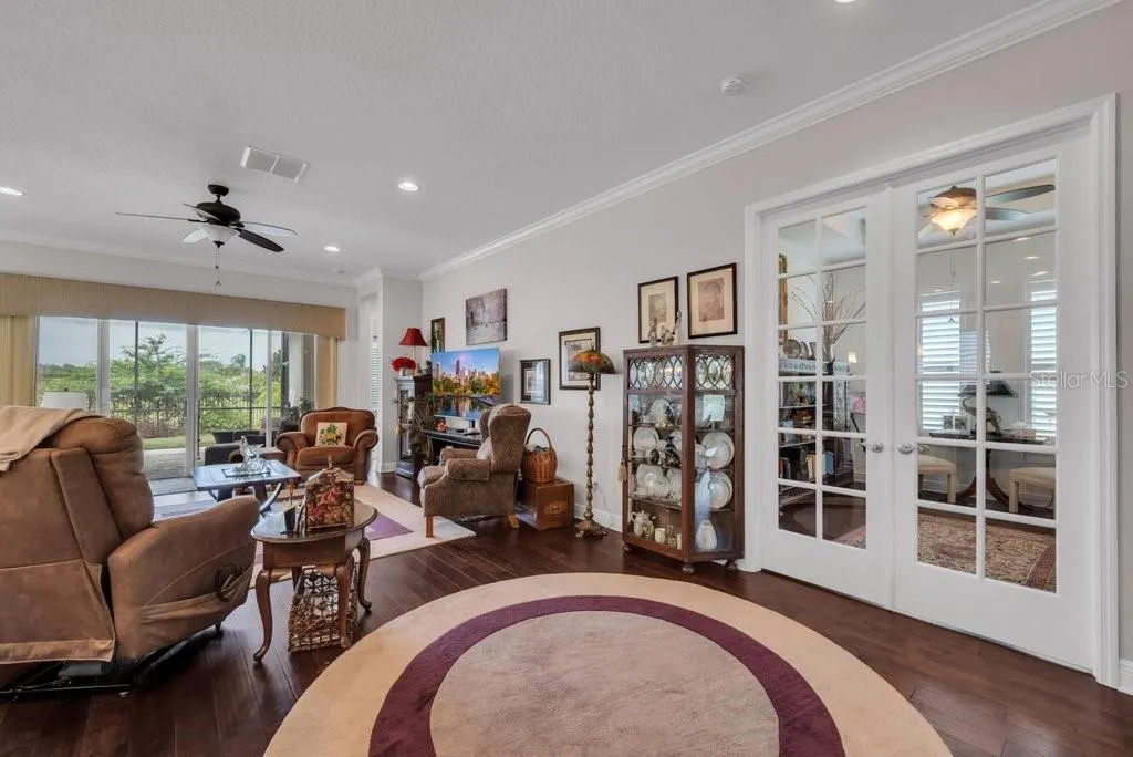 6005 BURROWING OWL PL