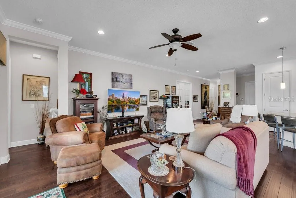 6005 BURROWING OWL PL