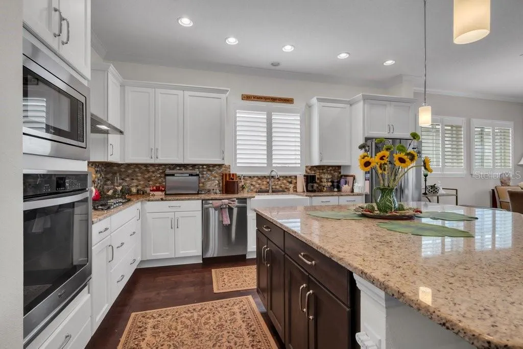 6005 BURROWING OWL PL