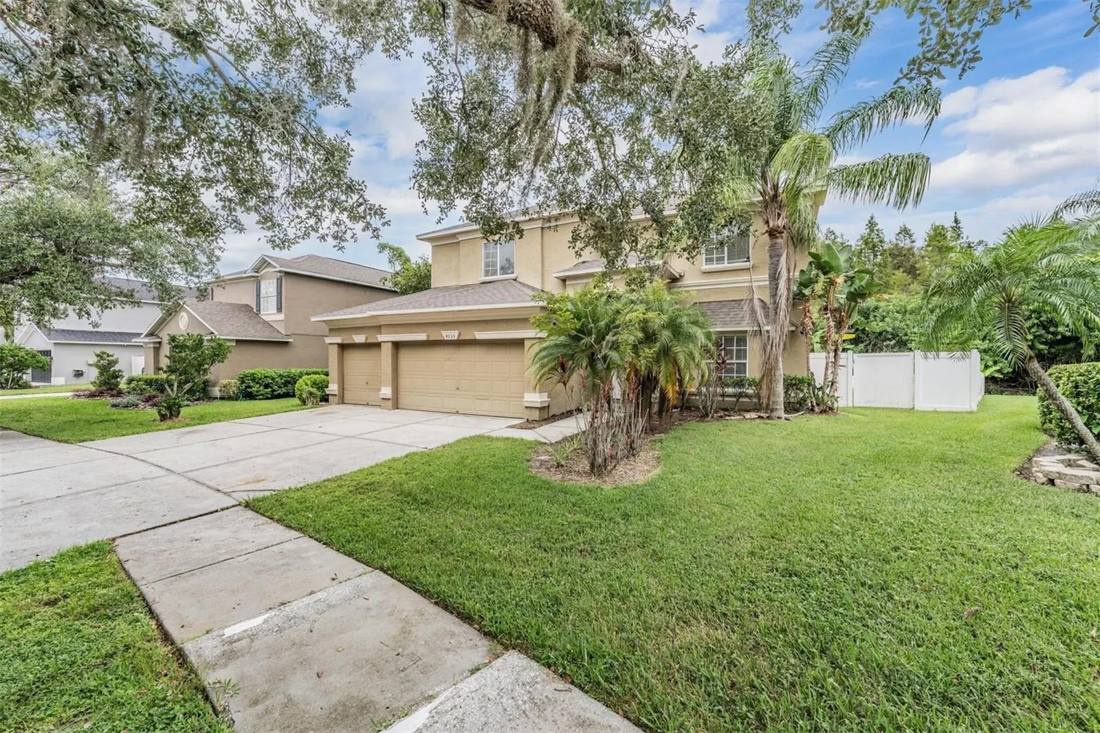 4233 SANDY SHORES DR