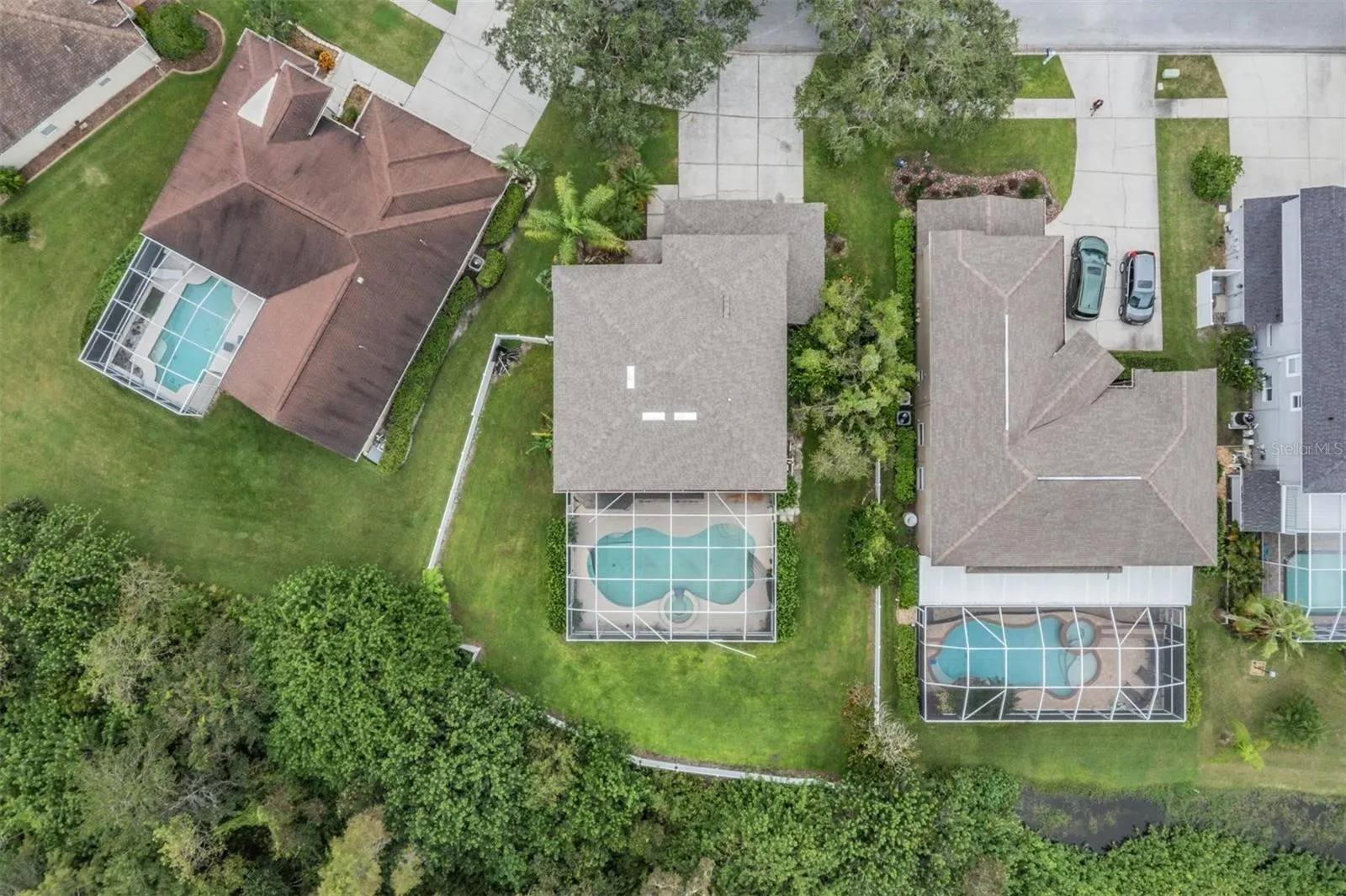 4233 SANDY SHORES DR