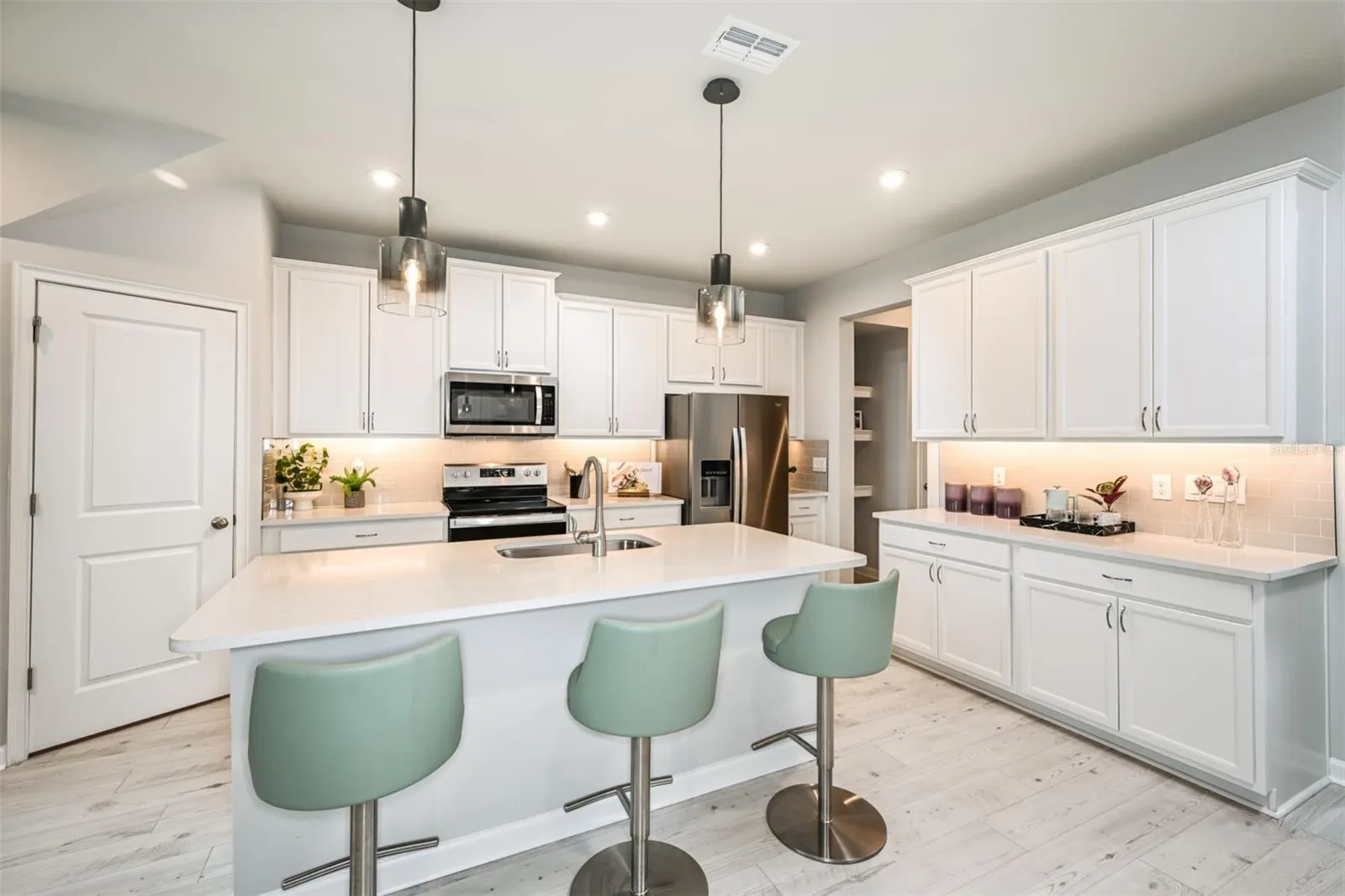 1112 CREEK VALLEY CT