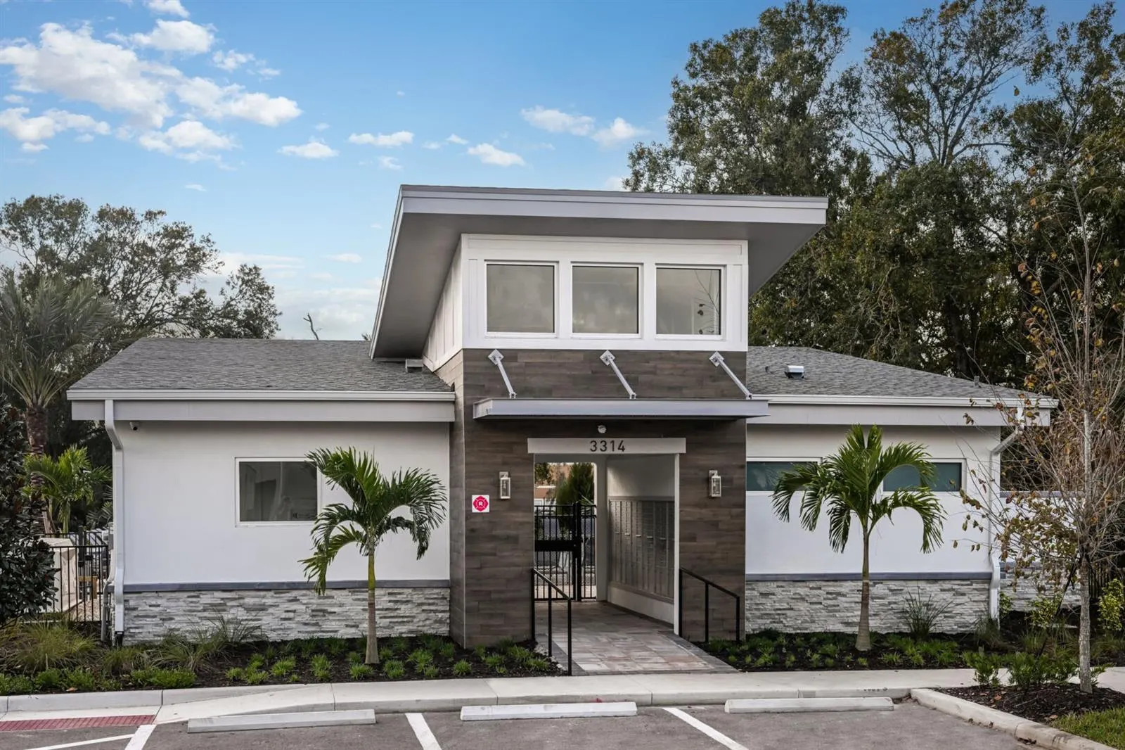 1112 CREEK VALLEY CT