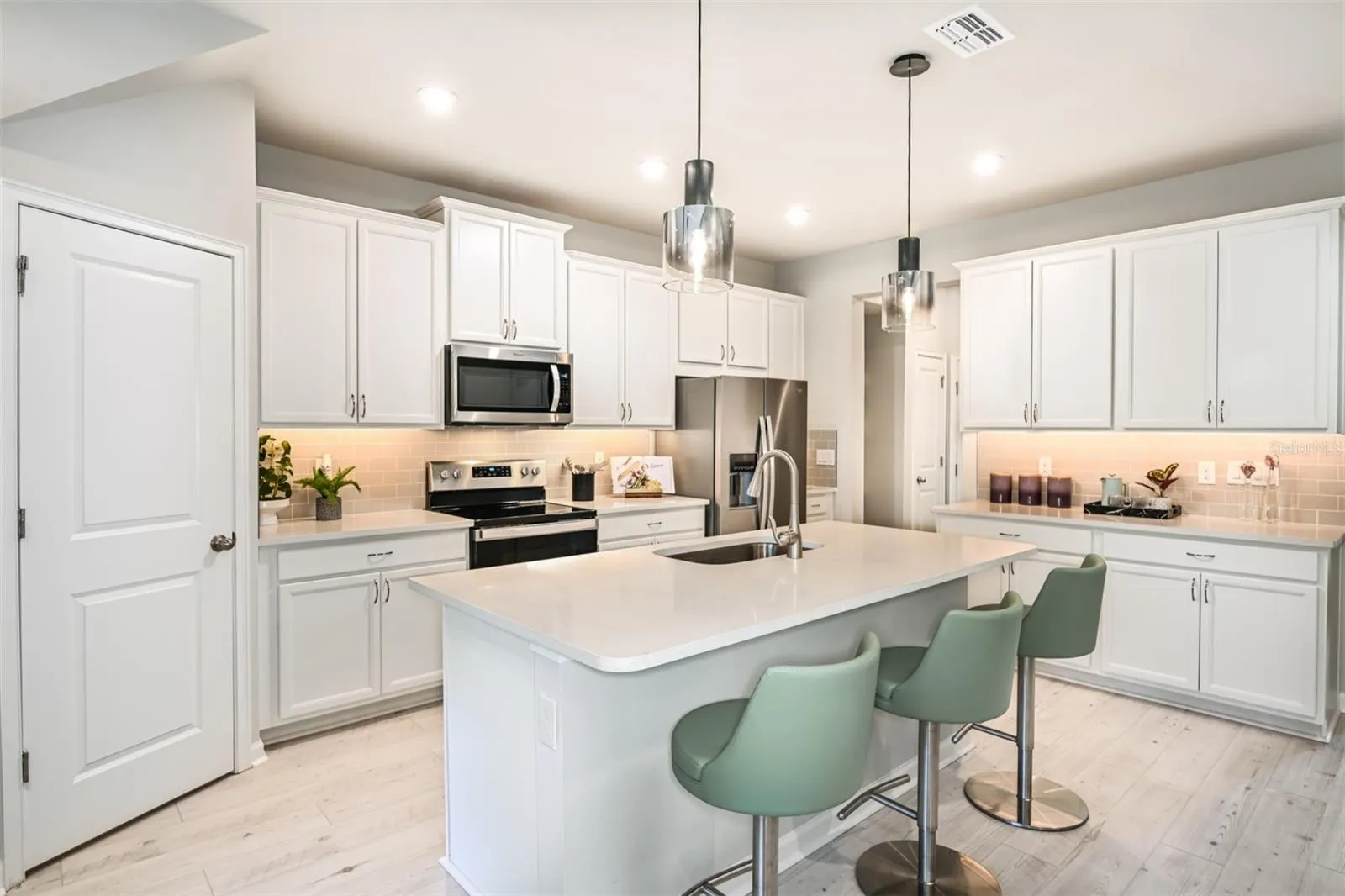 1112 CREEK VALLEY CT