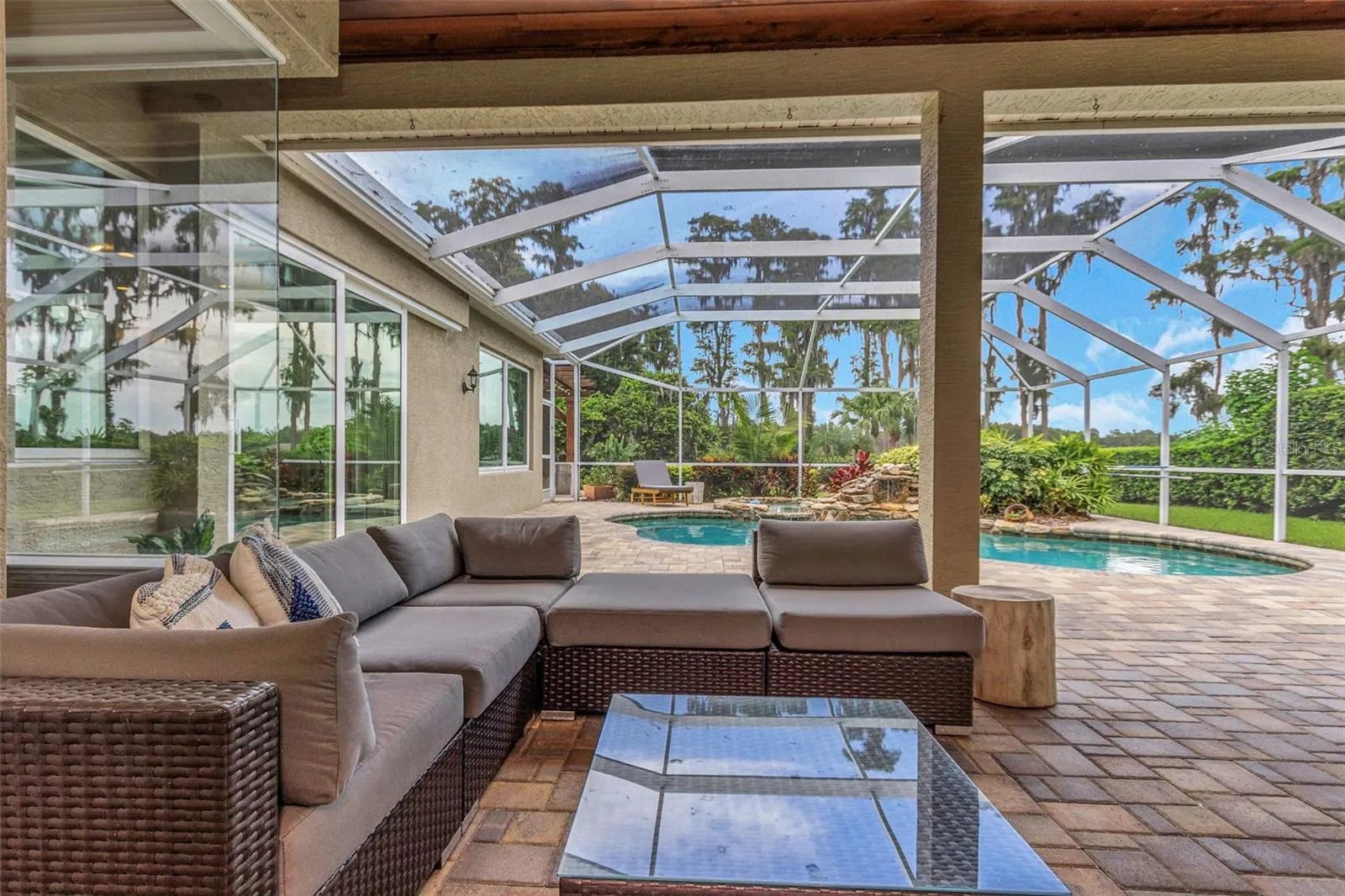 1402 WYNDHAM LAKES DR