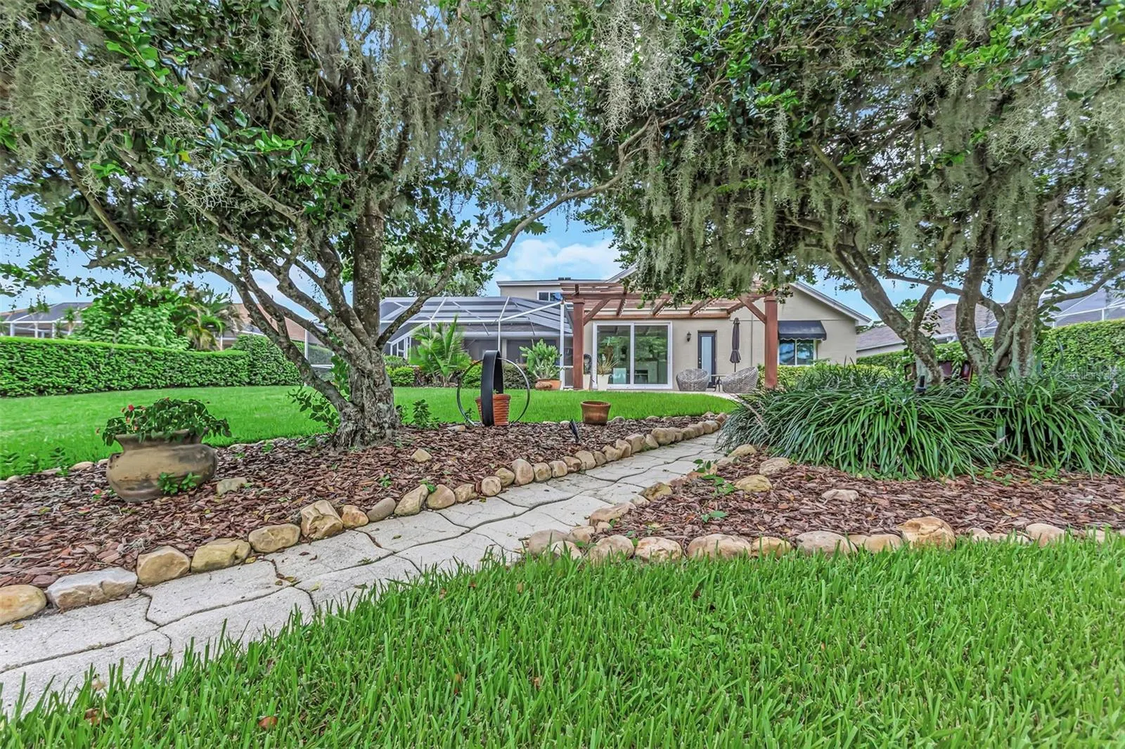 1402 WYNDHAM LAKES DR