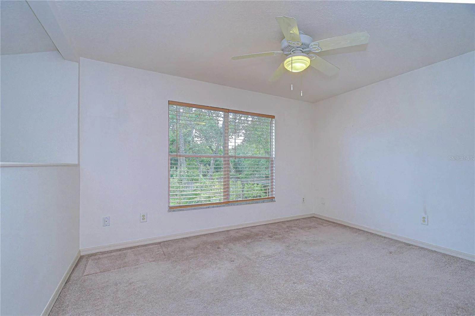 1308 W CARISSA CT