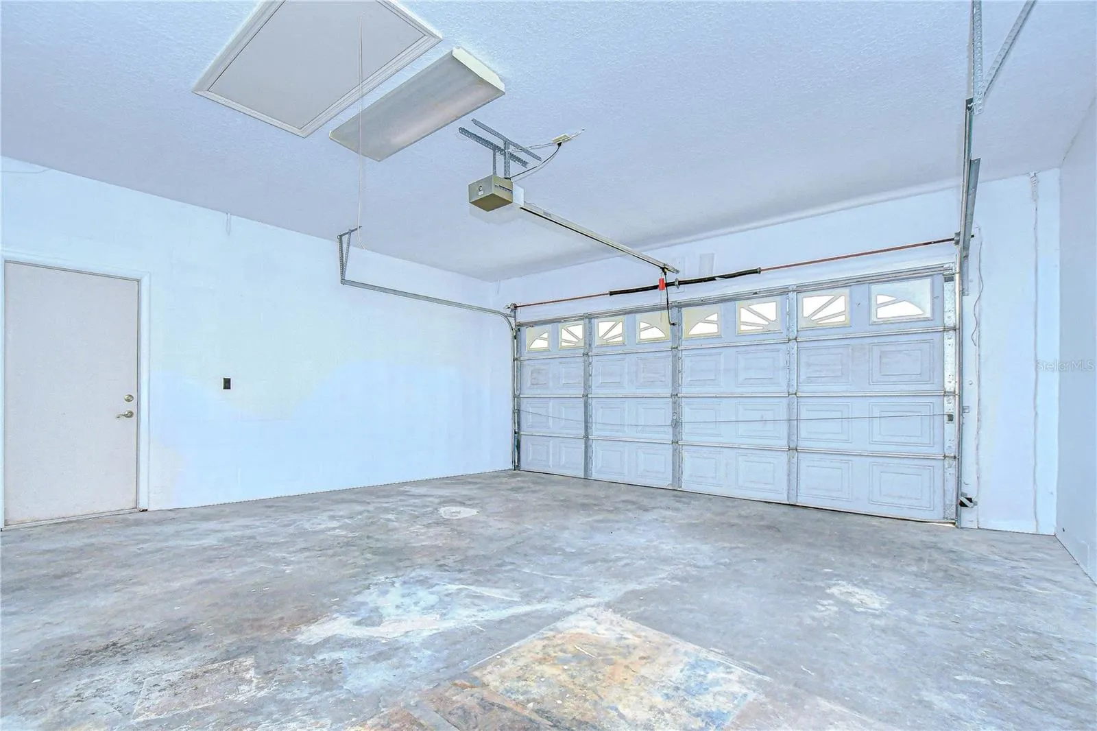 1308 W CARISSA CT