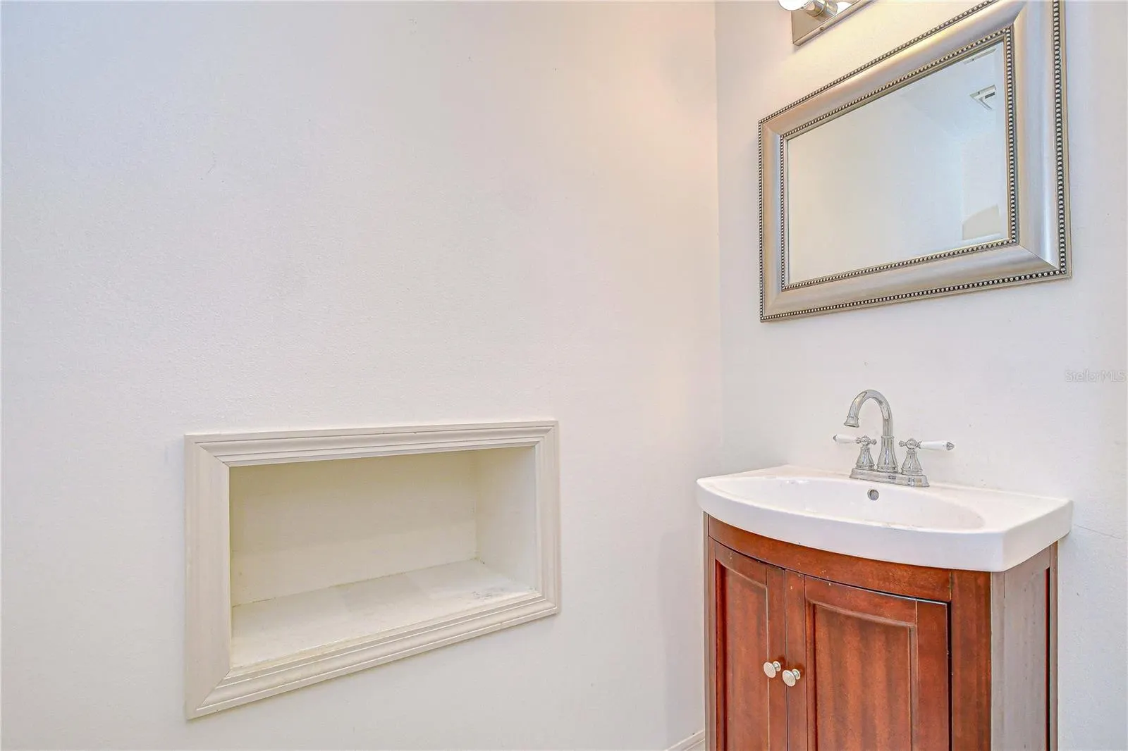 1308 W CARISSA CT