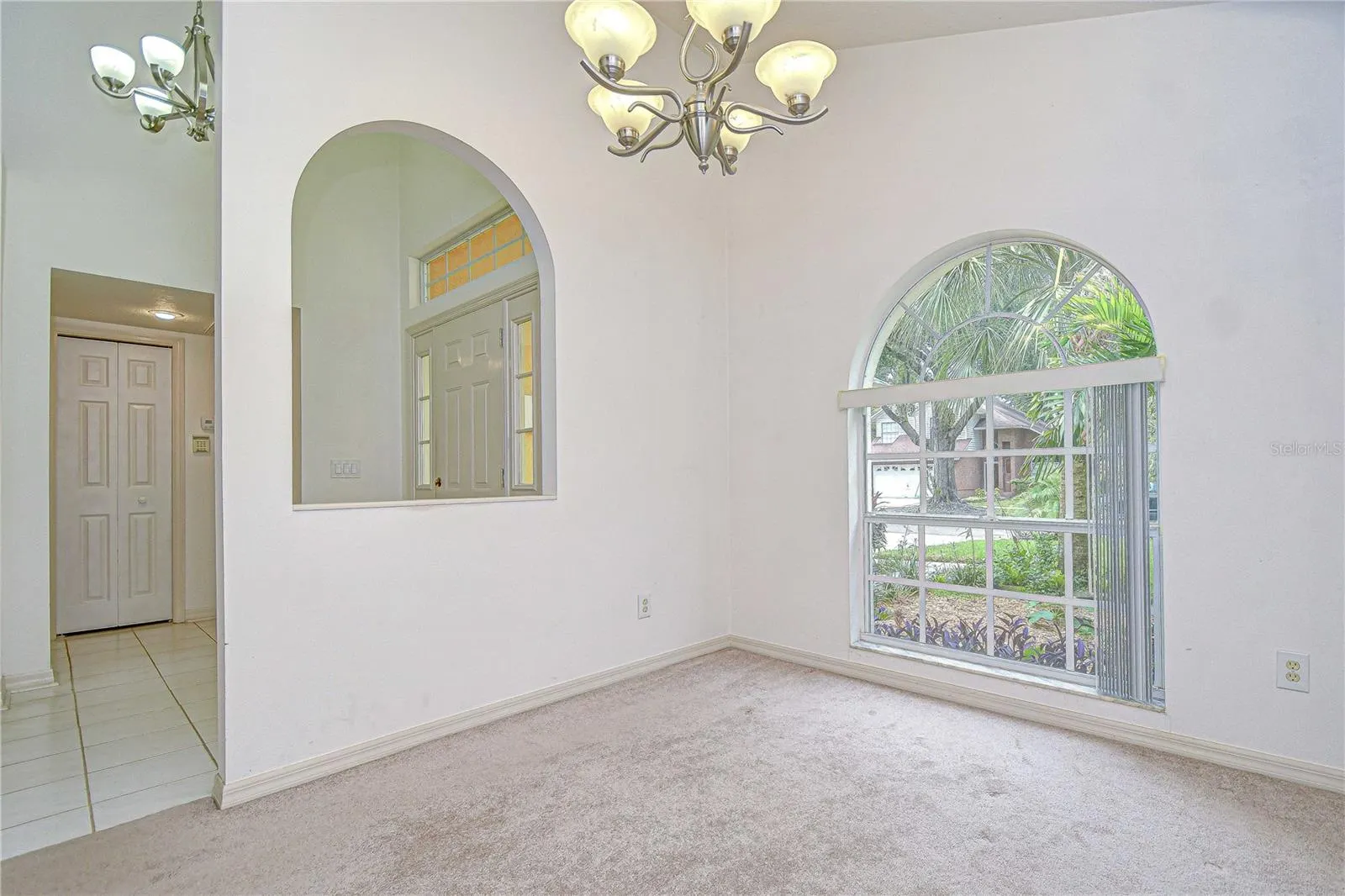 1308 W CARISSA CT