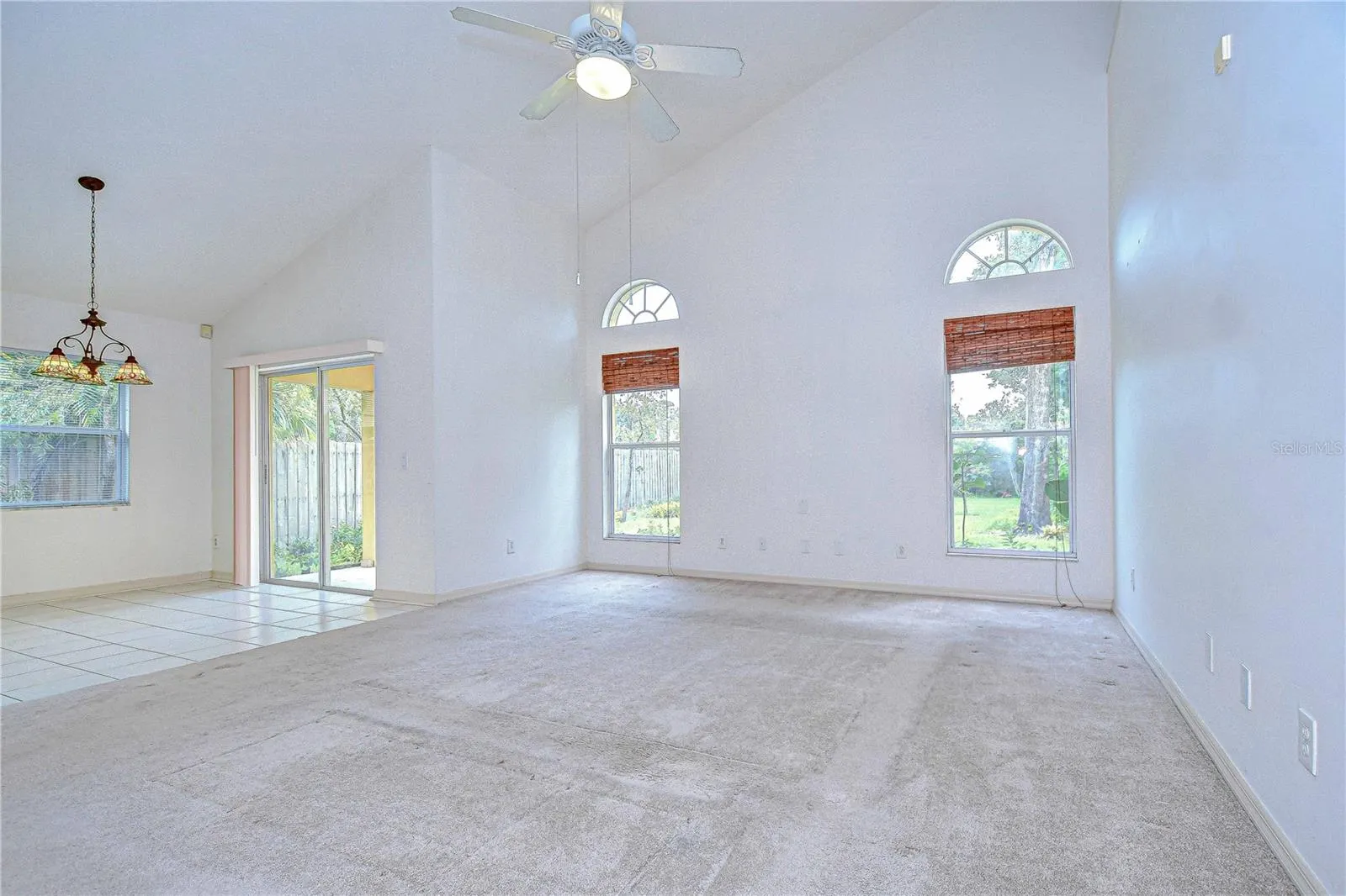 1308 W CARISSA CT