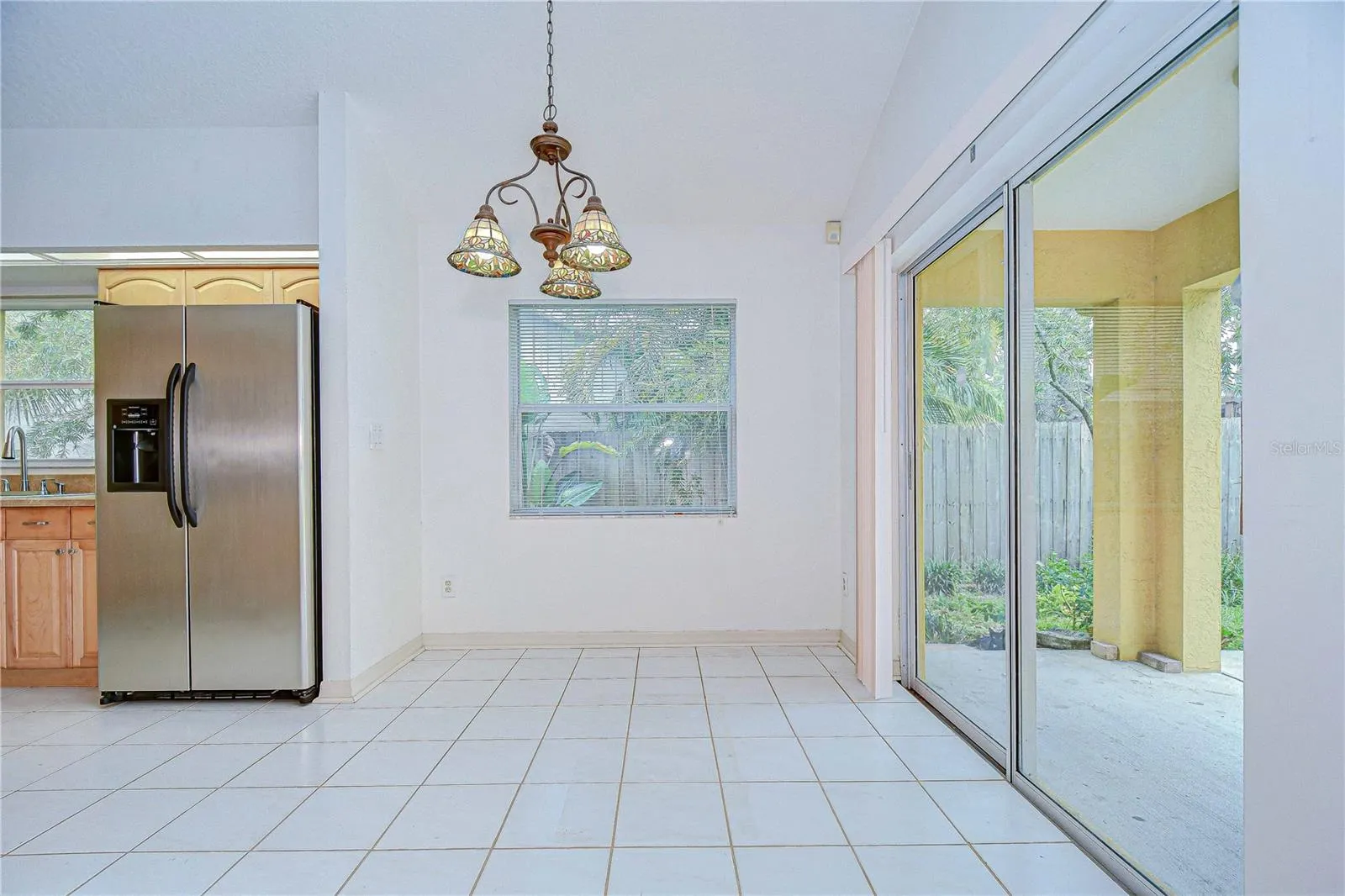 1308 W CARISSA CT