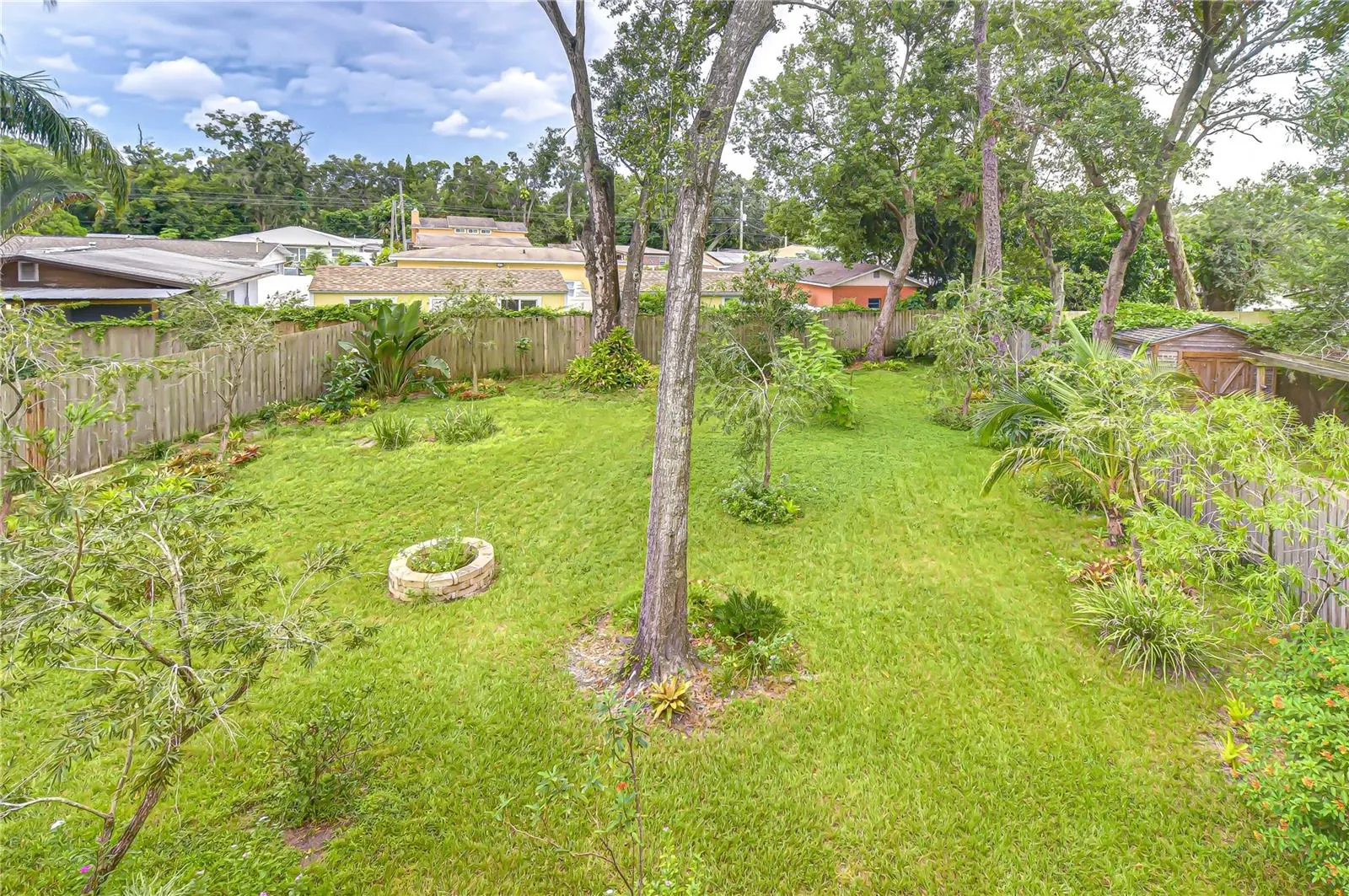 1308 W CARISSA CT