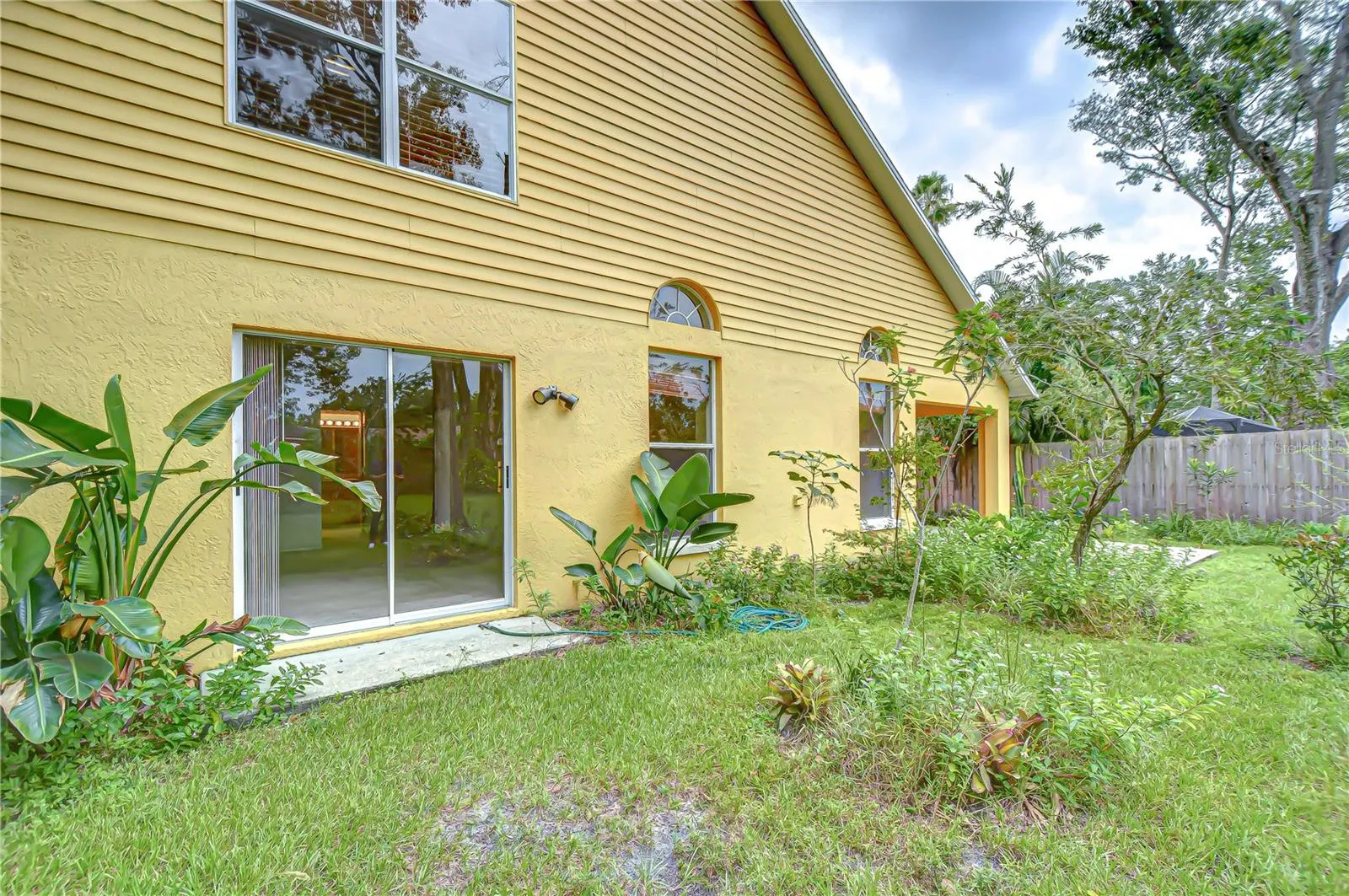 1308 W CARISSA CT