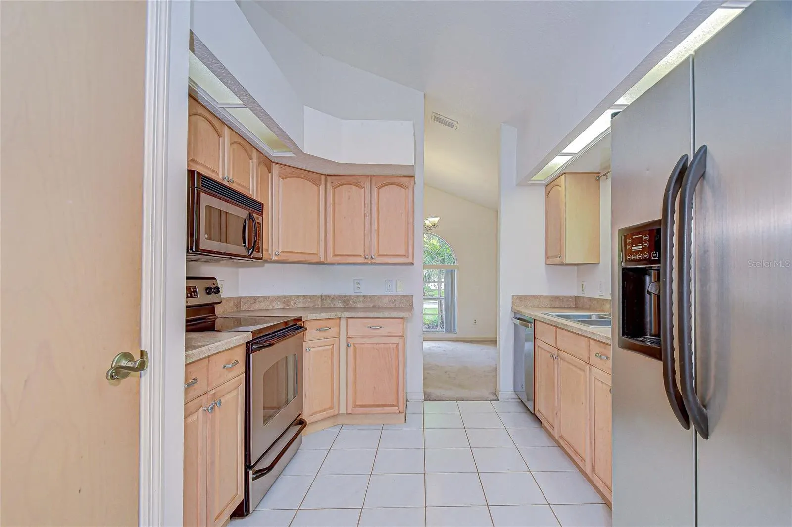 1308 W CARISSA CT