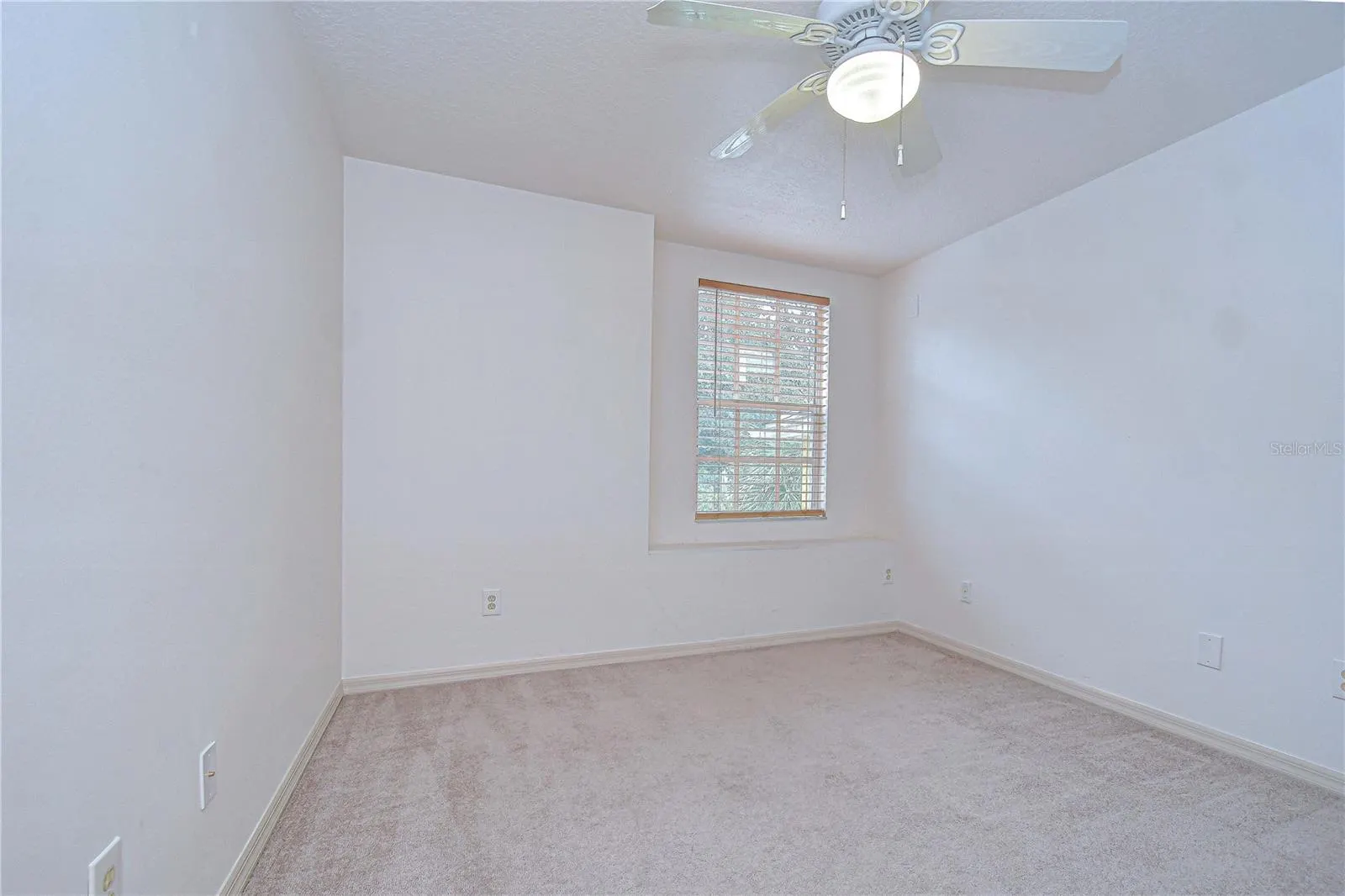 1308 W CARISSA CT