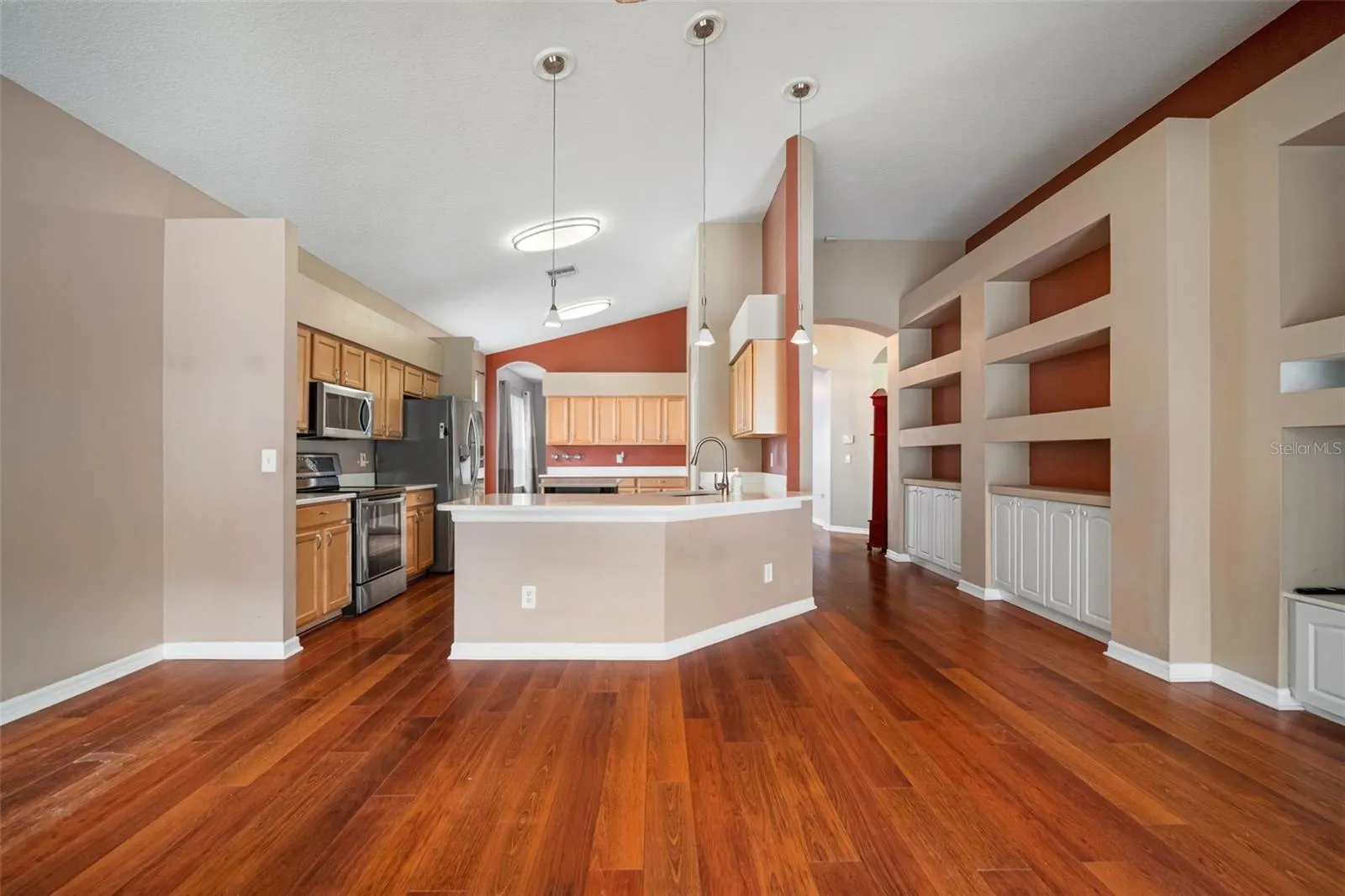 8313 MOCCASIN TRAIL DR
