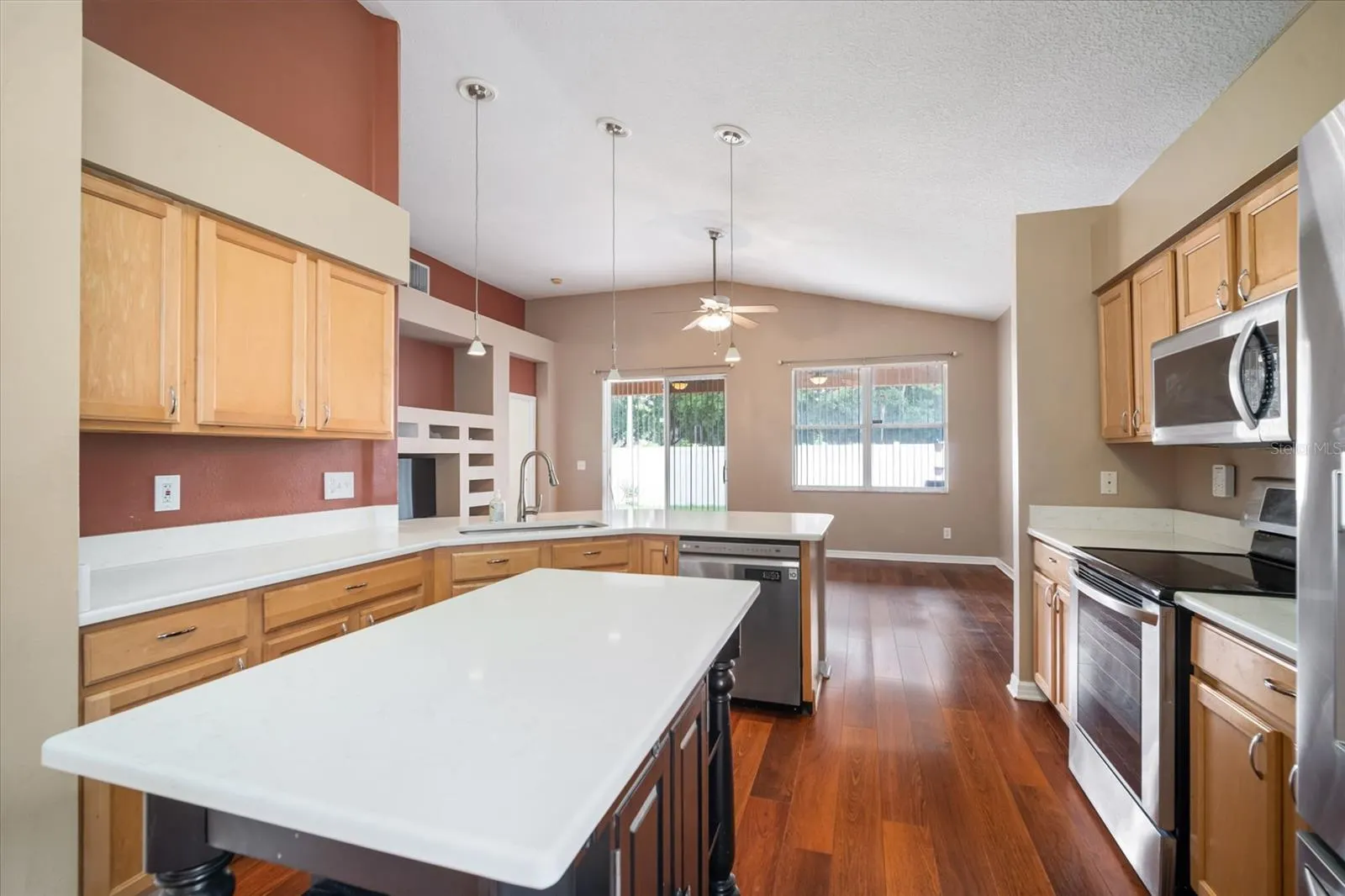 8313 MOCCASIN TRAIL DR