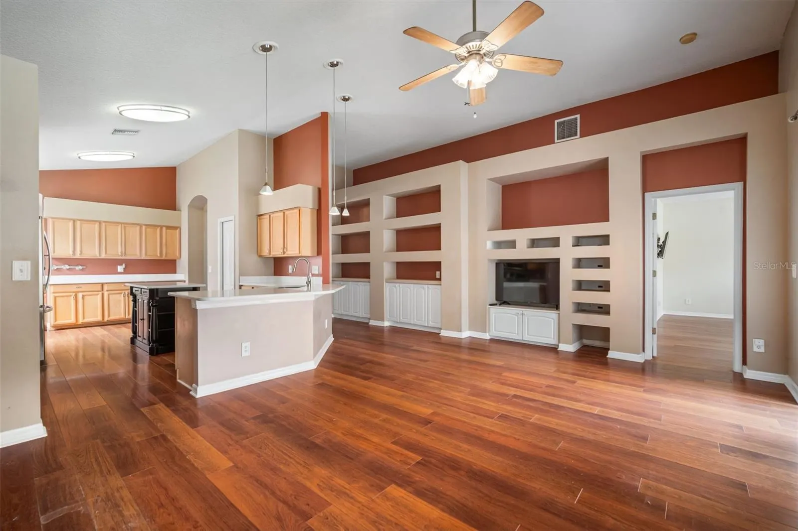 8313 MOCCASIN TRAIL DR