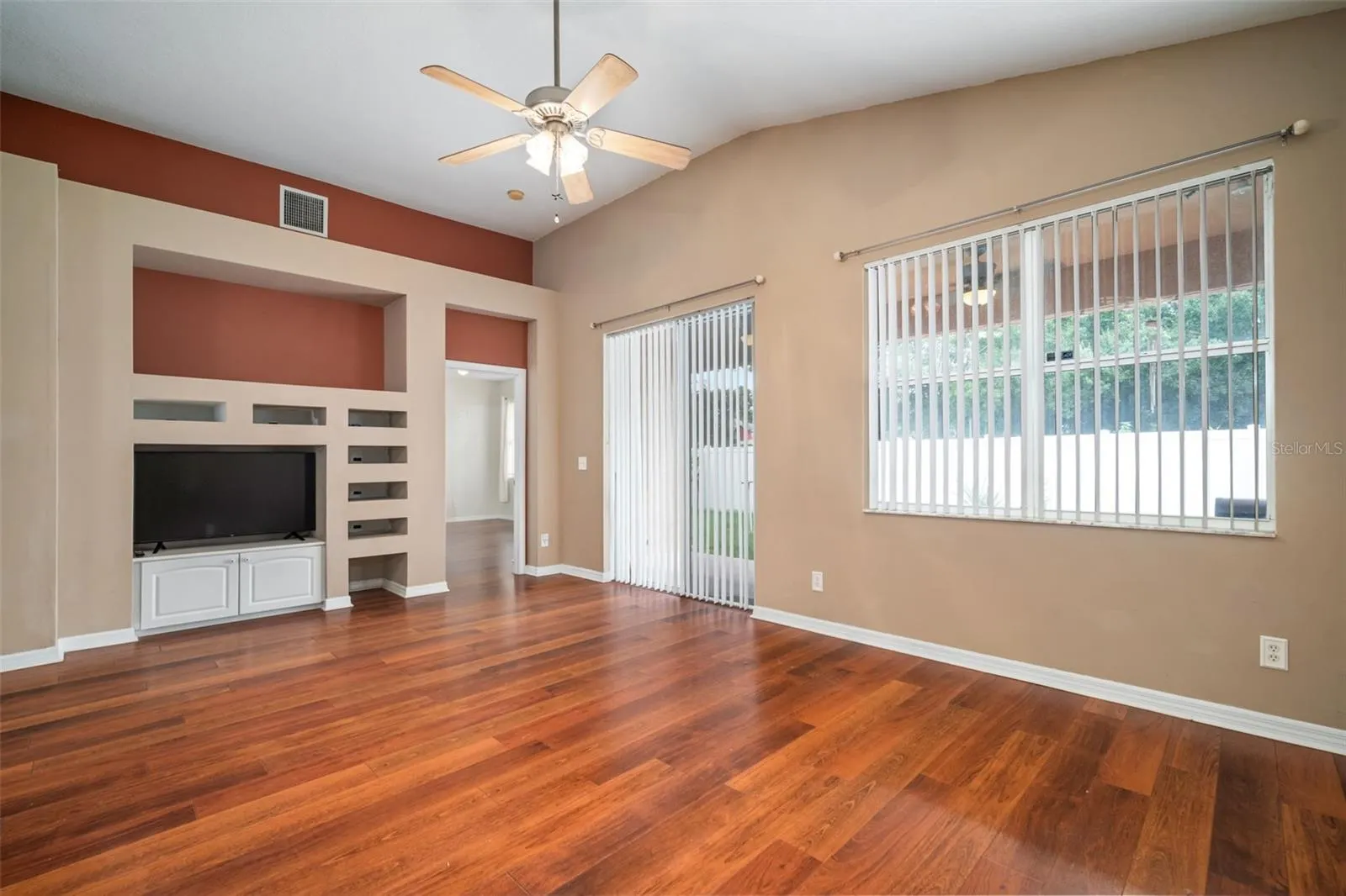 8313 MOCCASIN TRAIL DR