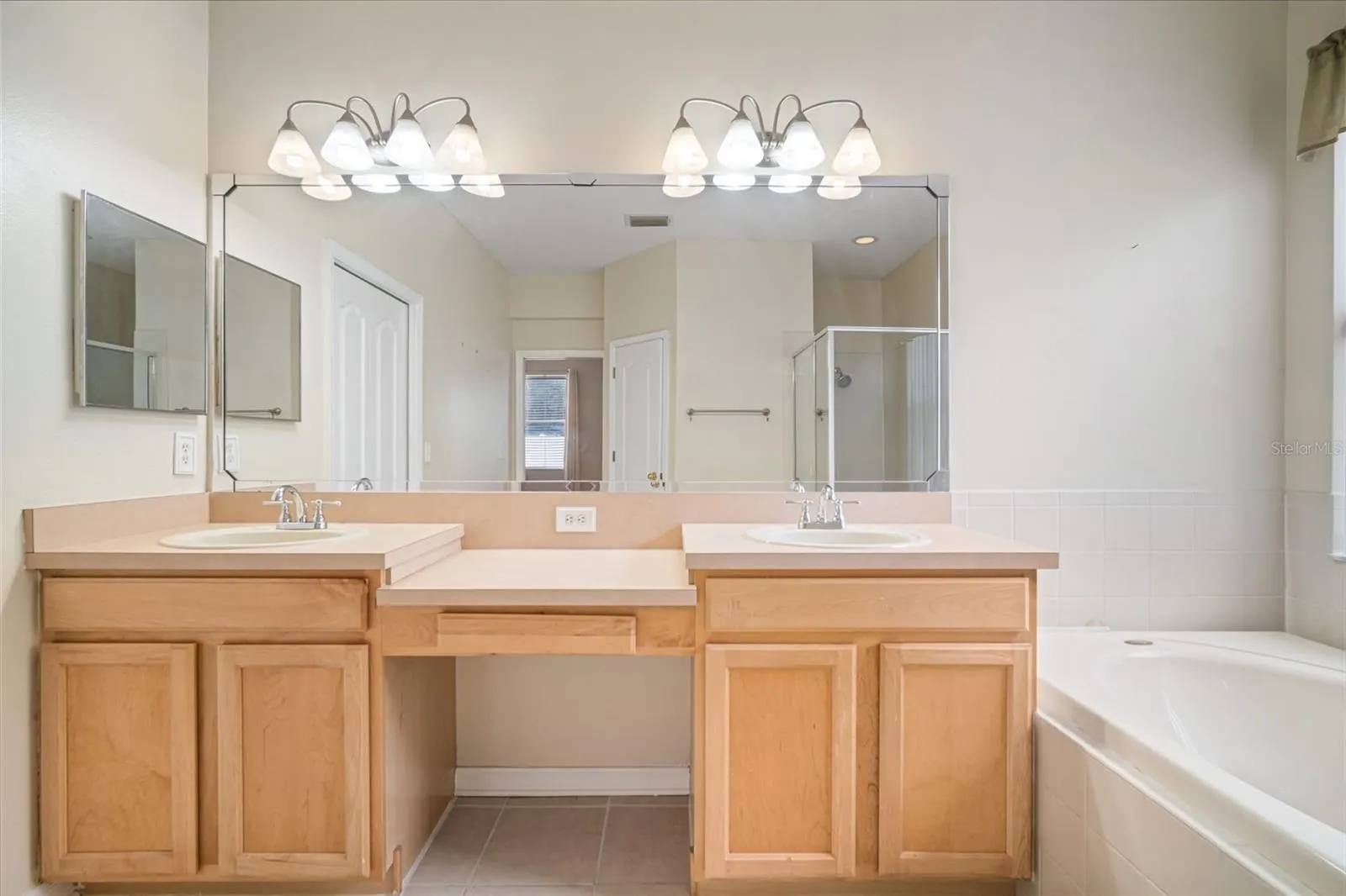 8313 MOCCASIN TRAIL DR
