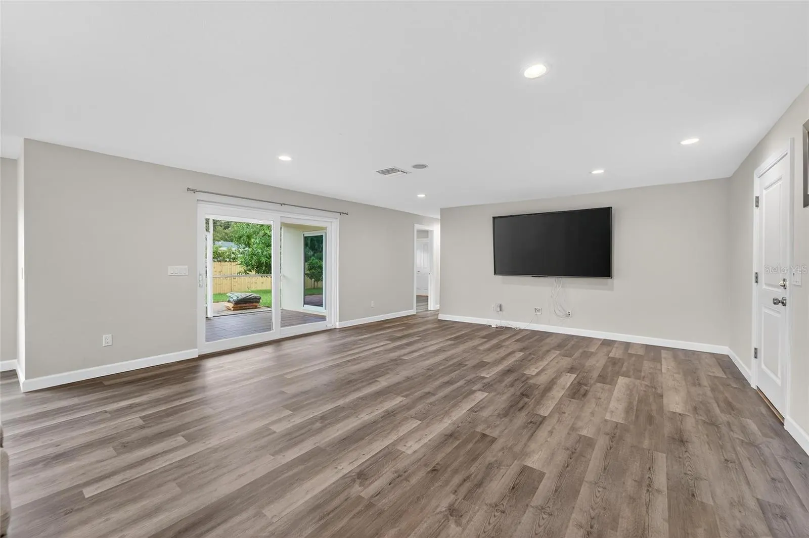 1472 BYRAM DR