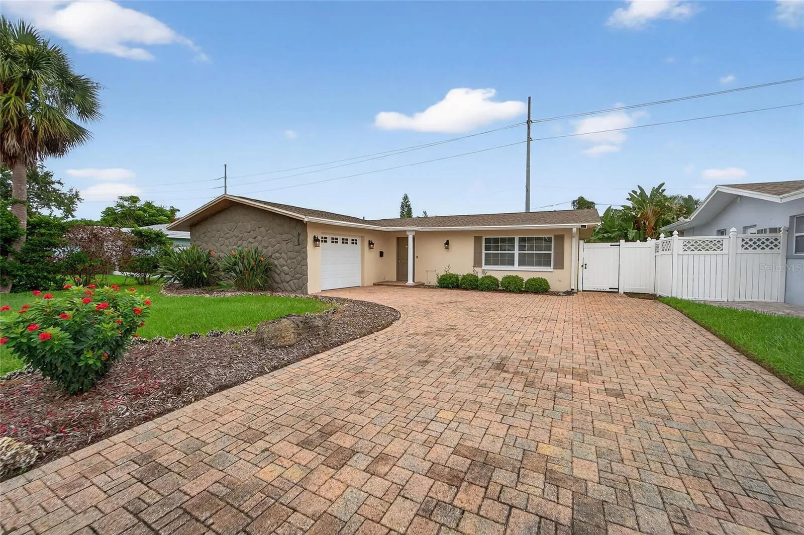 1472 BYRAM DR