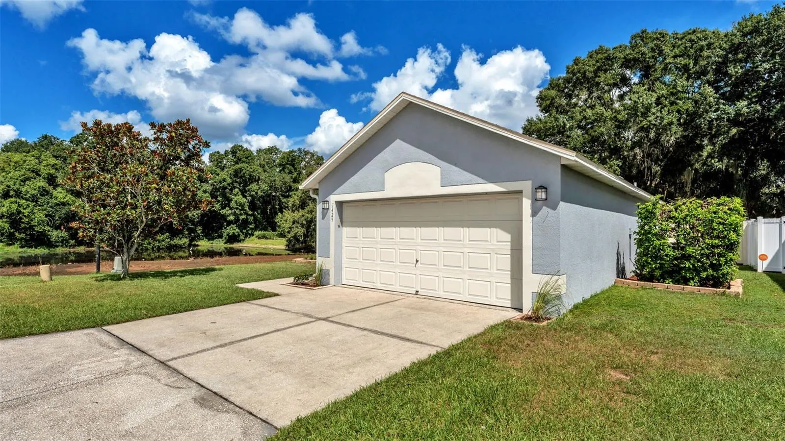 1429 COUNTRY CHASE DR
