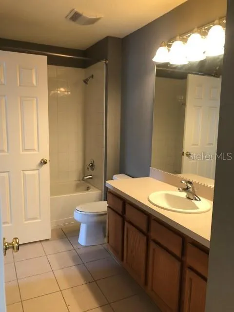 11050 BLACK SWAN CT