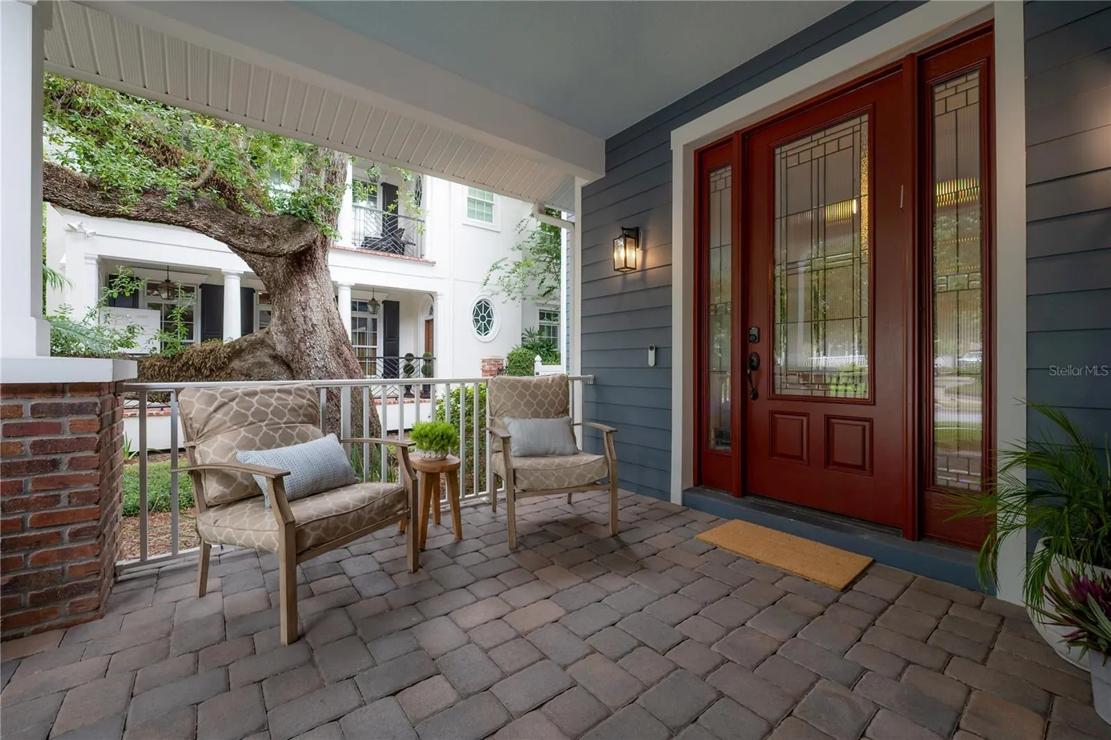 2937 W BAYSHORE CT
