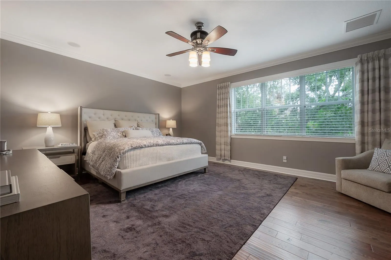 2937 W BAYSHORE CT